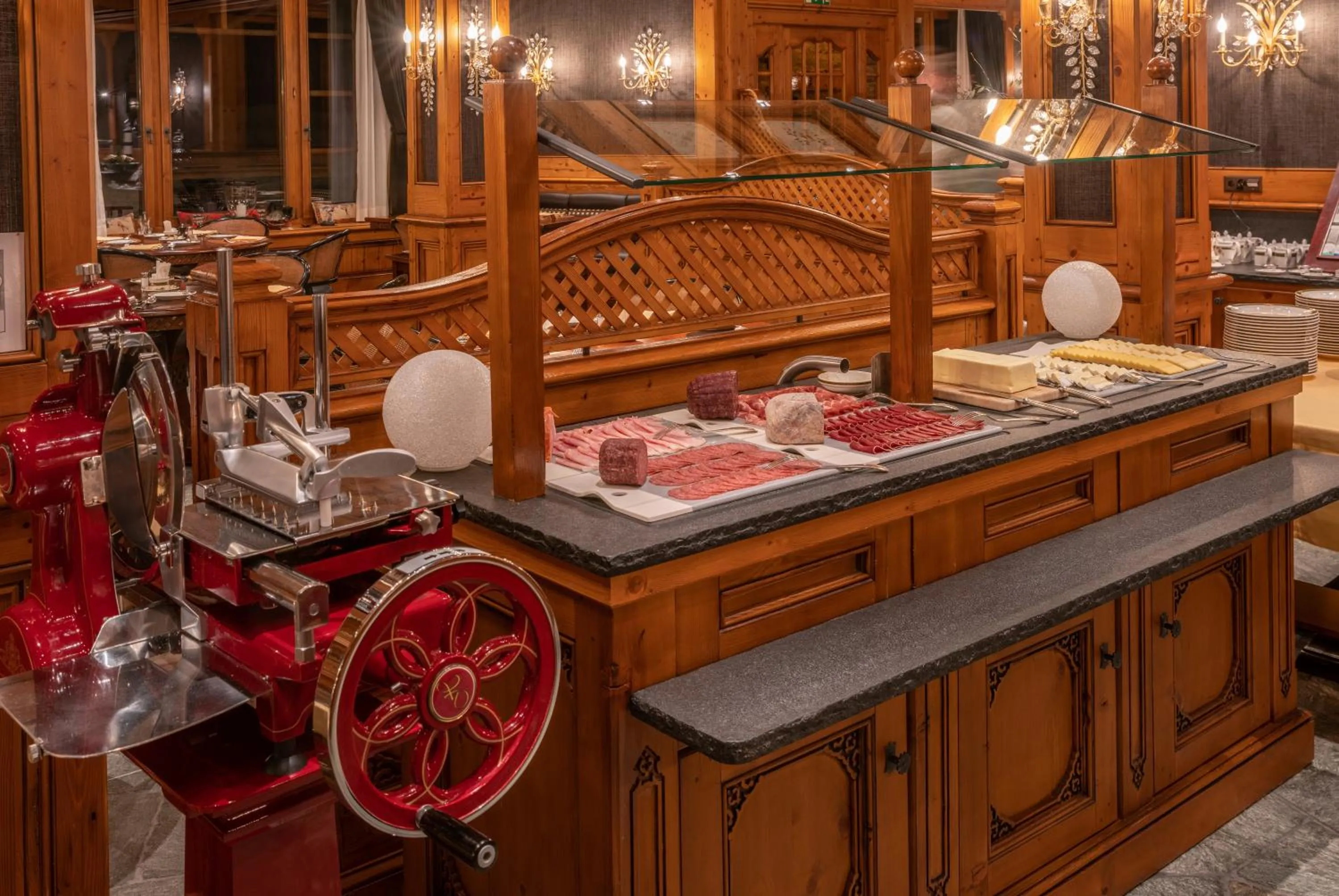 Buffet breakfast in Riffelalp Resort 2222m Ski-in & Ski-out