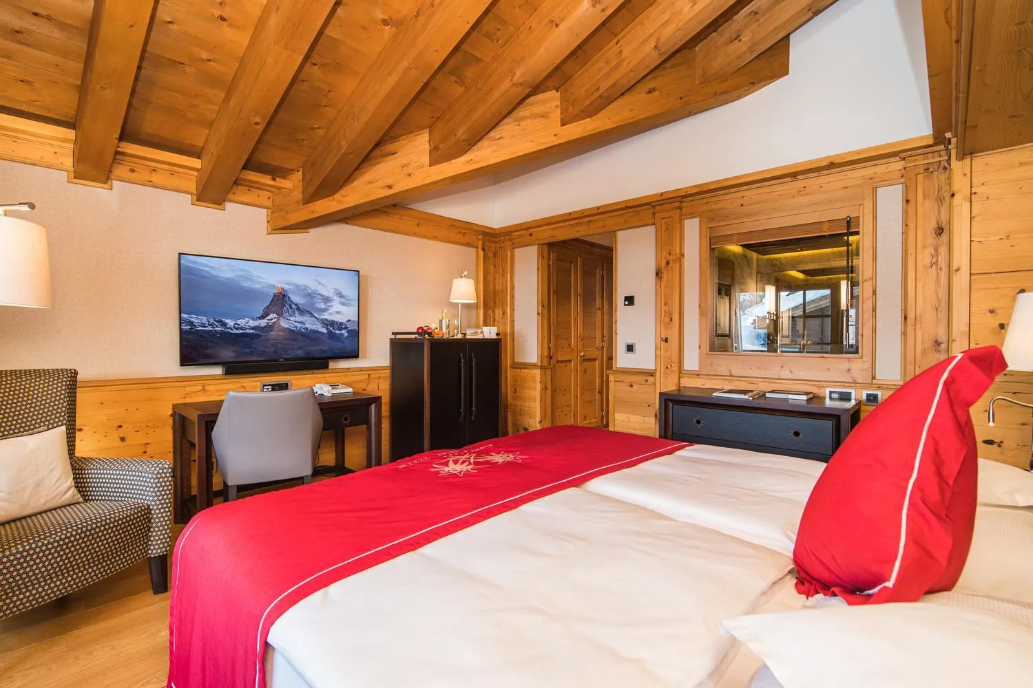 Bed in Riffelalp Resort 2222m Ski-in & Ski-out