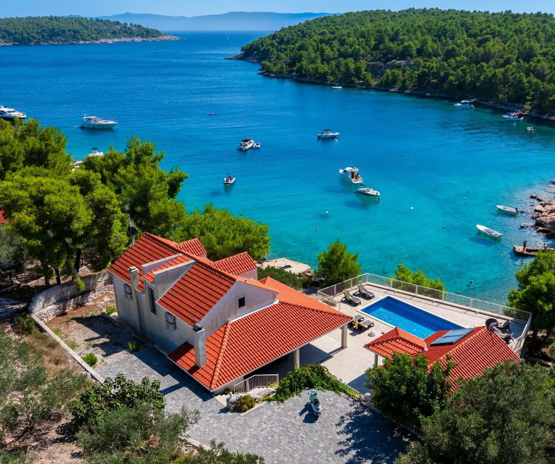 Luxury Villa Kate - in Lucice Bay with turquoise sea, Amazing Seaviews, and Heated Pool Luxury Villa Kate - in Lucice Bay with turquoise sea, Amazing Seaviews, and Heated Pool