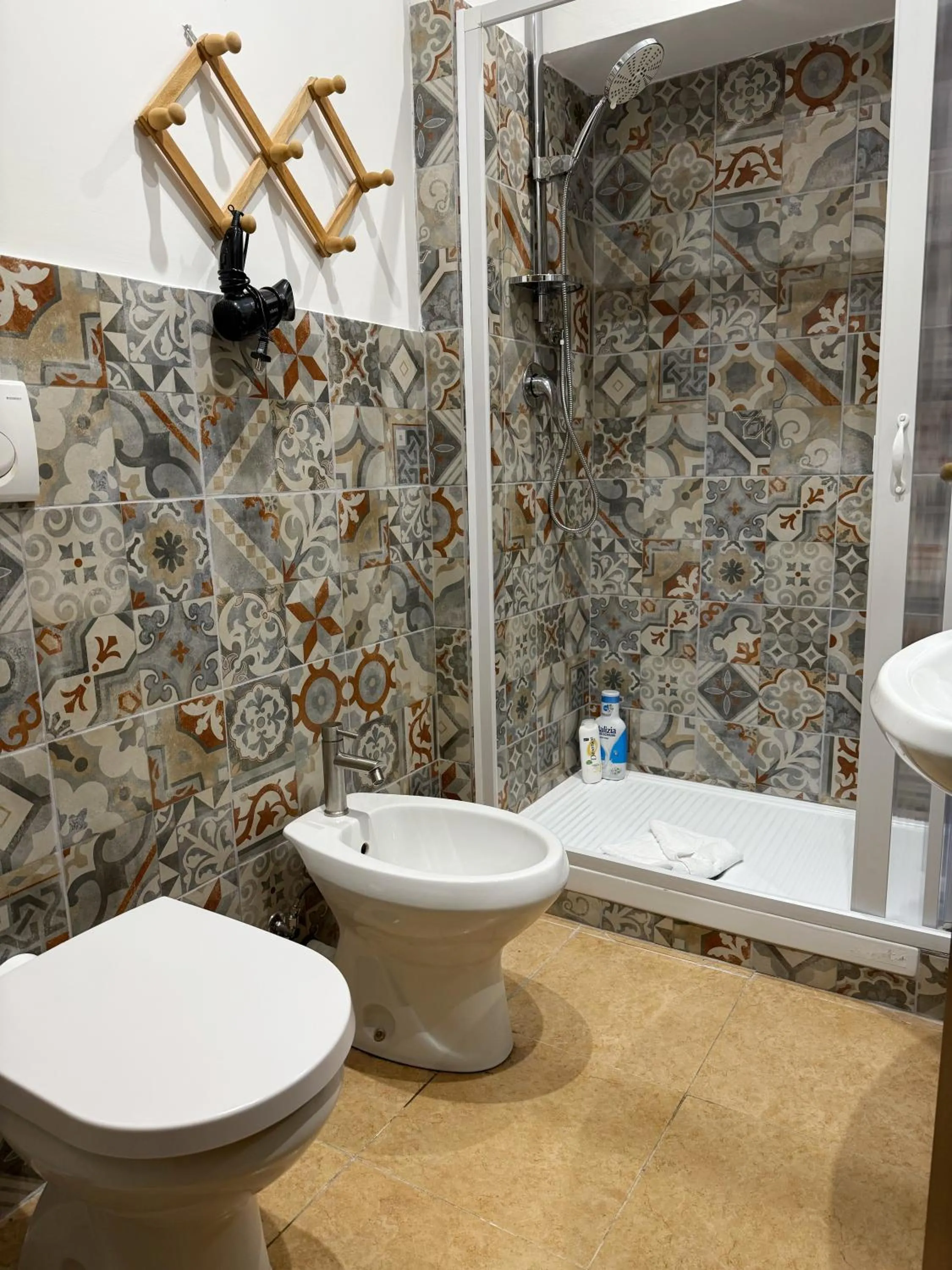 Shower in Clarian Affittacamere