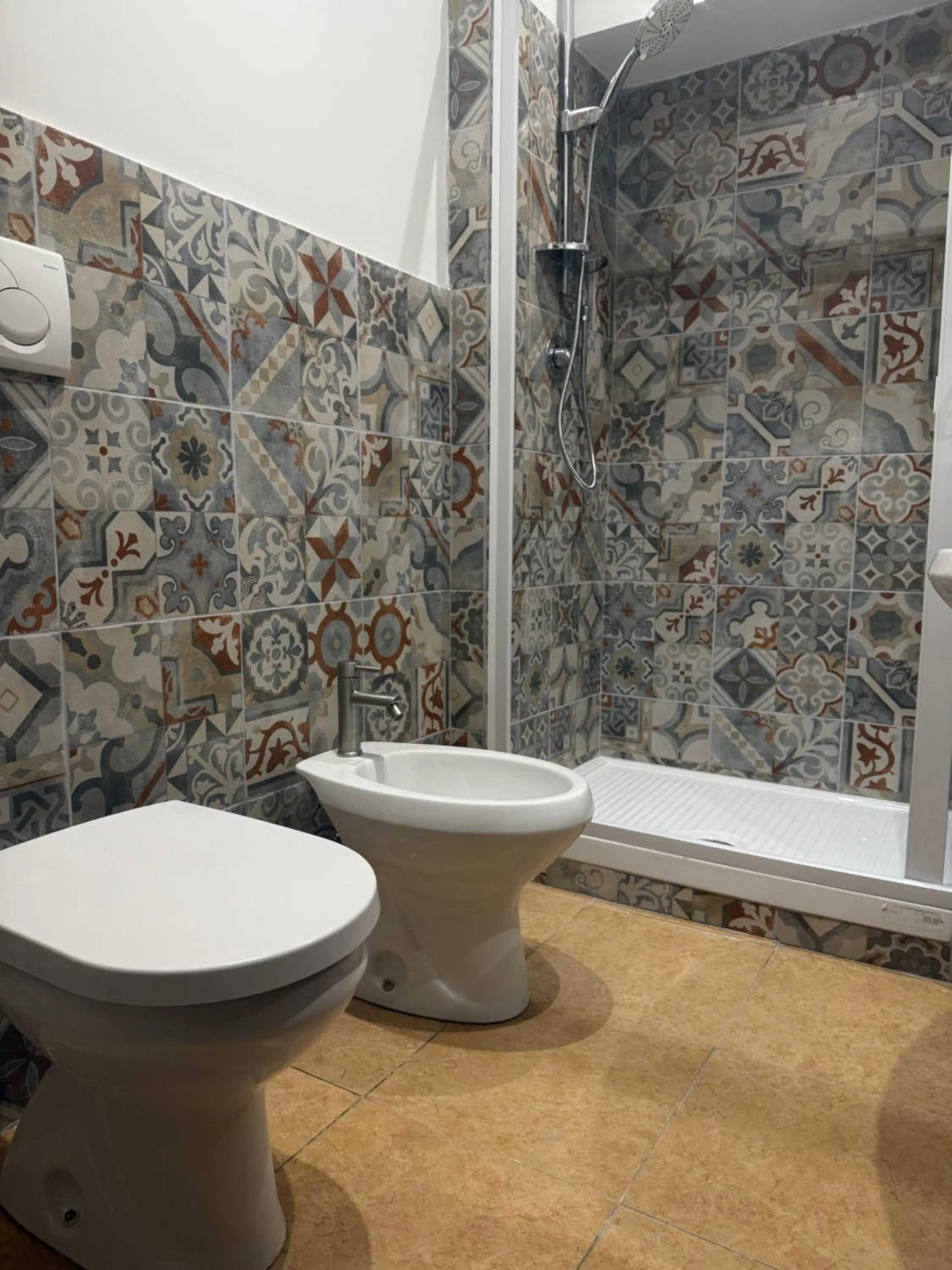 Shower in Clarian Affittacamere