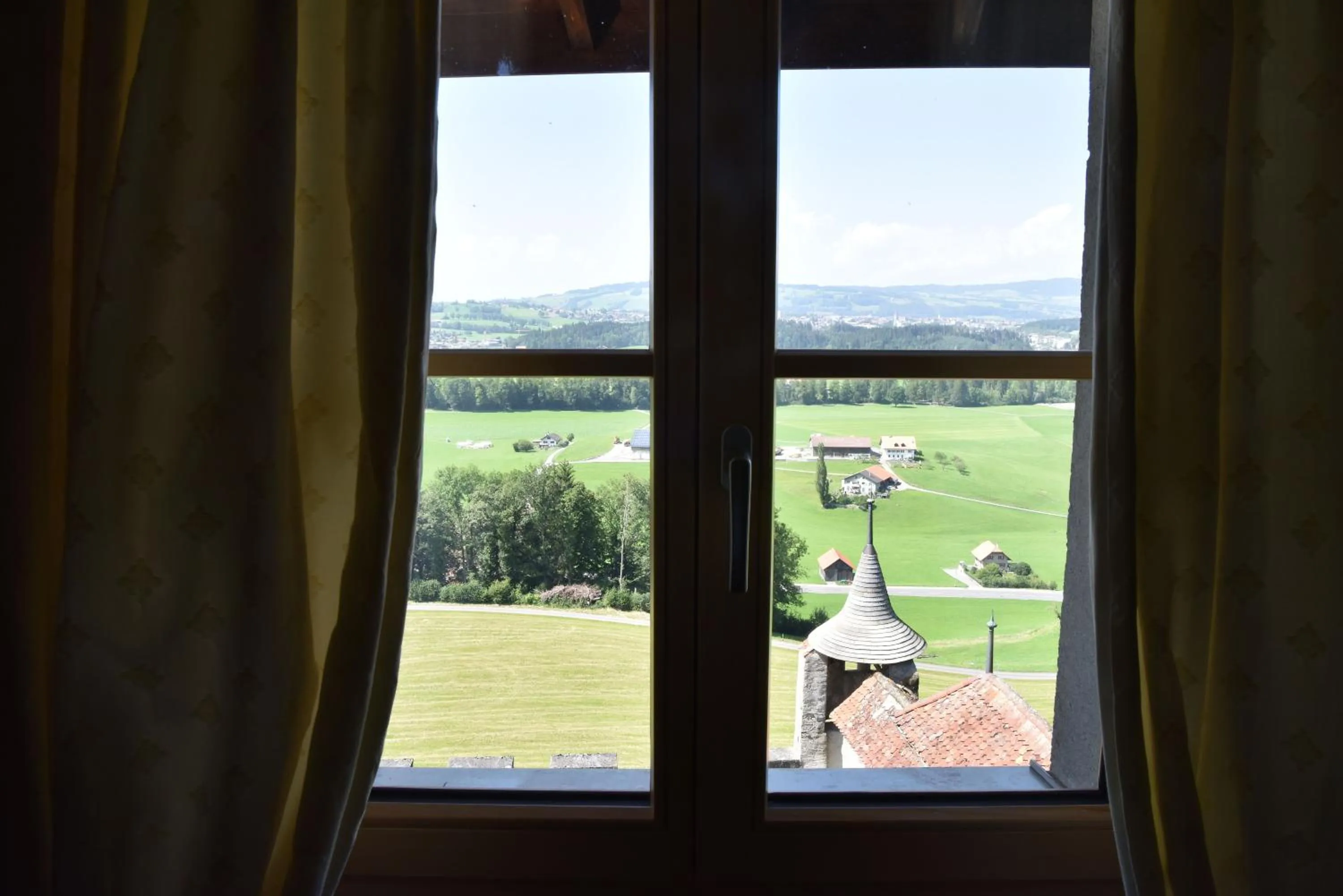 Mountain view in Hôtel de Ville