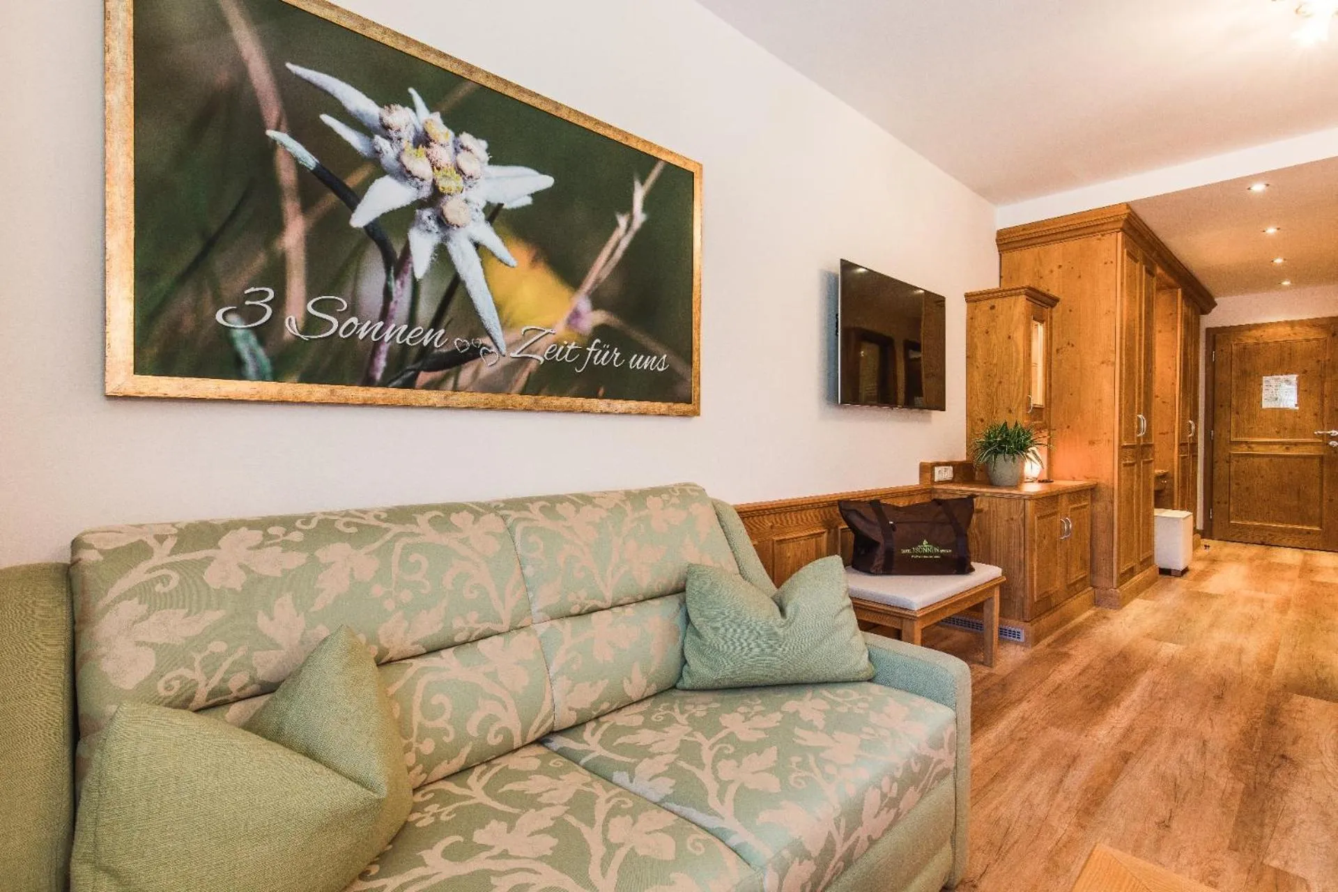 Decorative detail in Hotel DreiSonnen