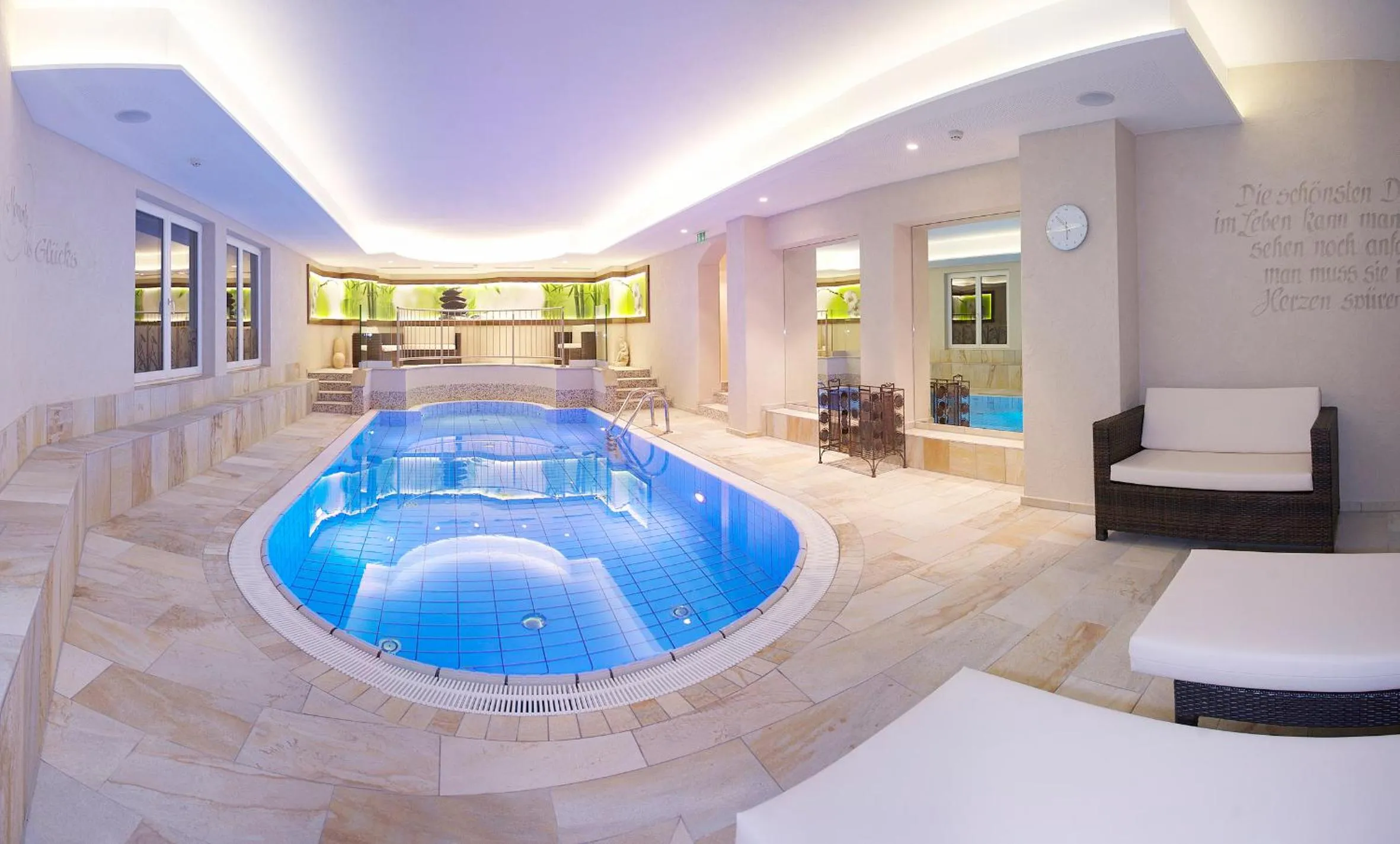 Swimming pool in Hotel DreiSonnen