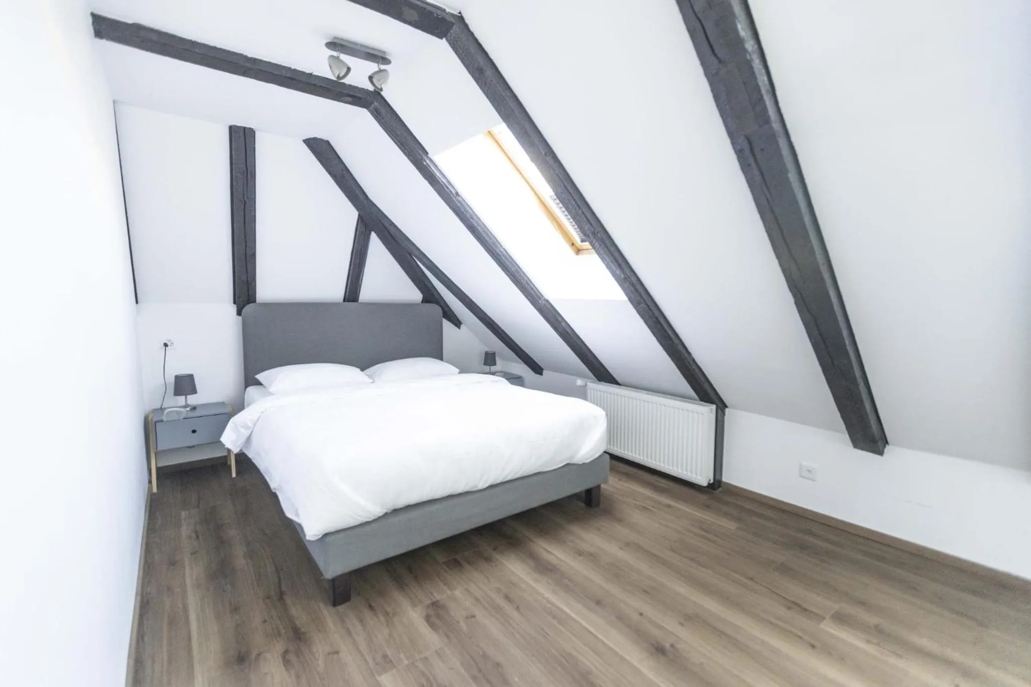 Bed in Hotel de France