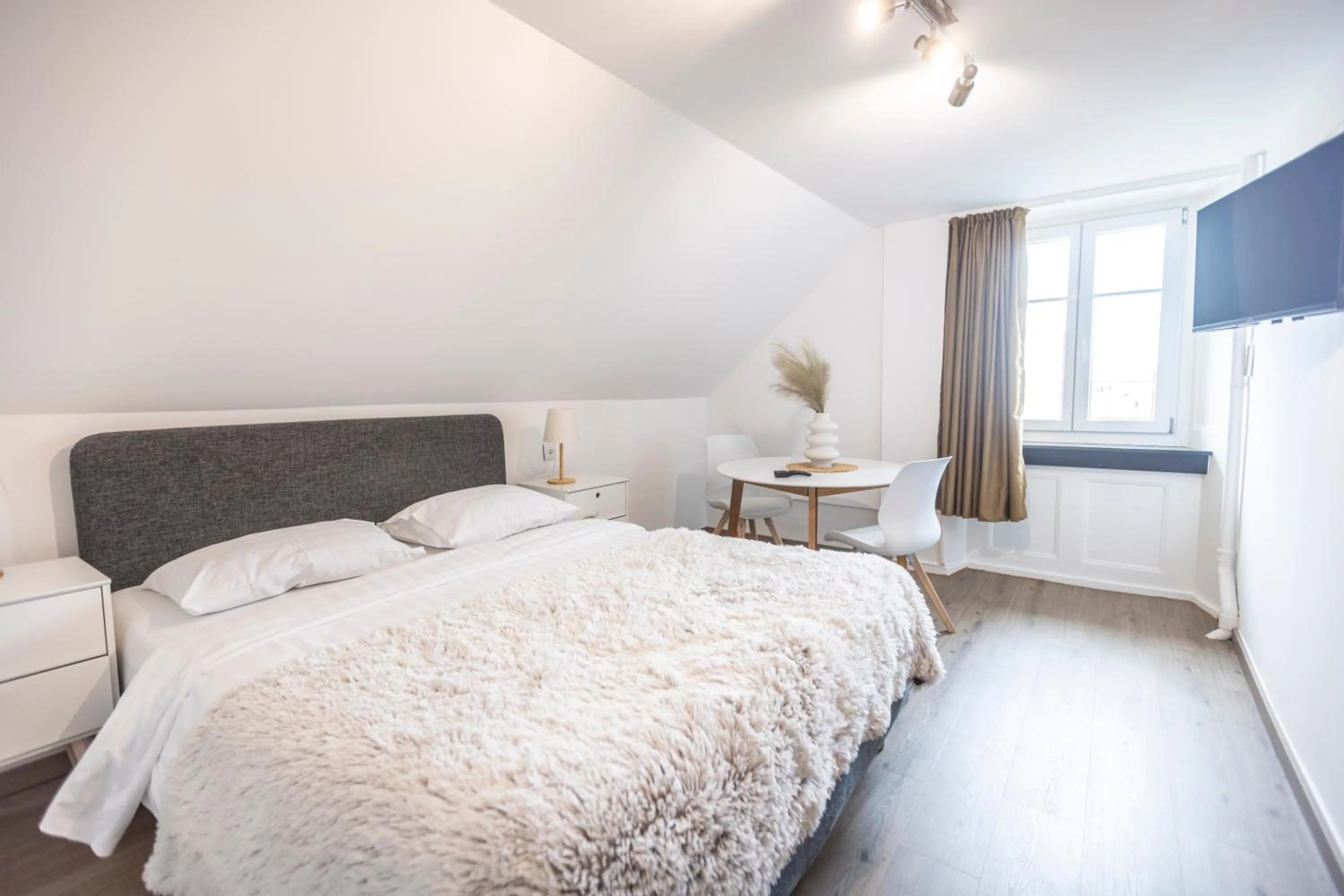 Bed in Hotel de France