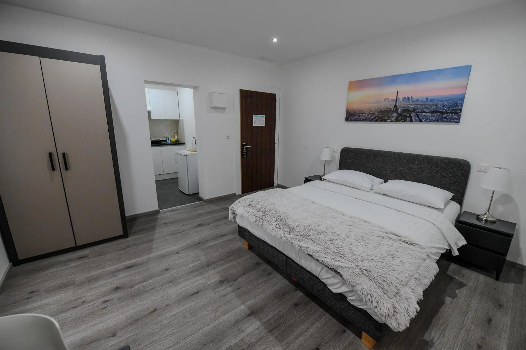 Photo of the whole room, Bed in Hotel de France