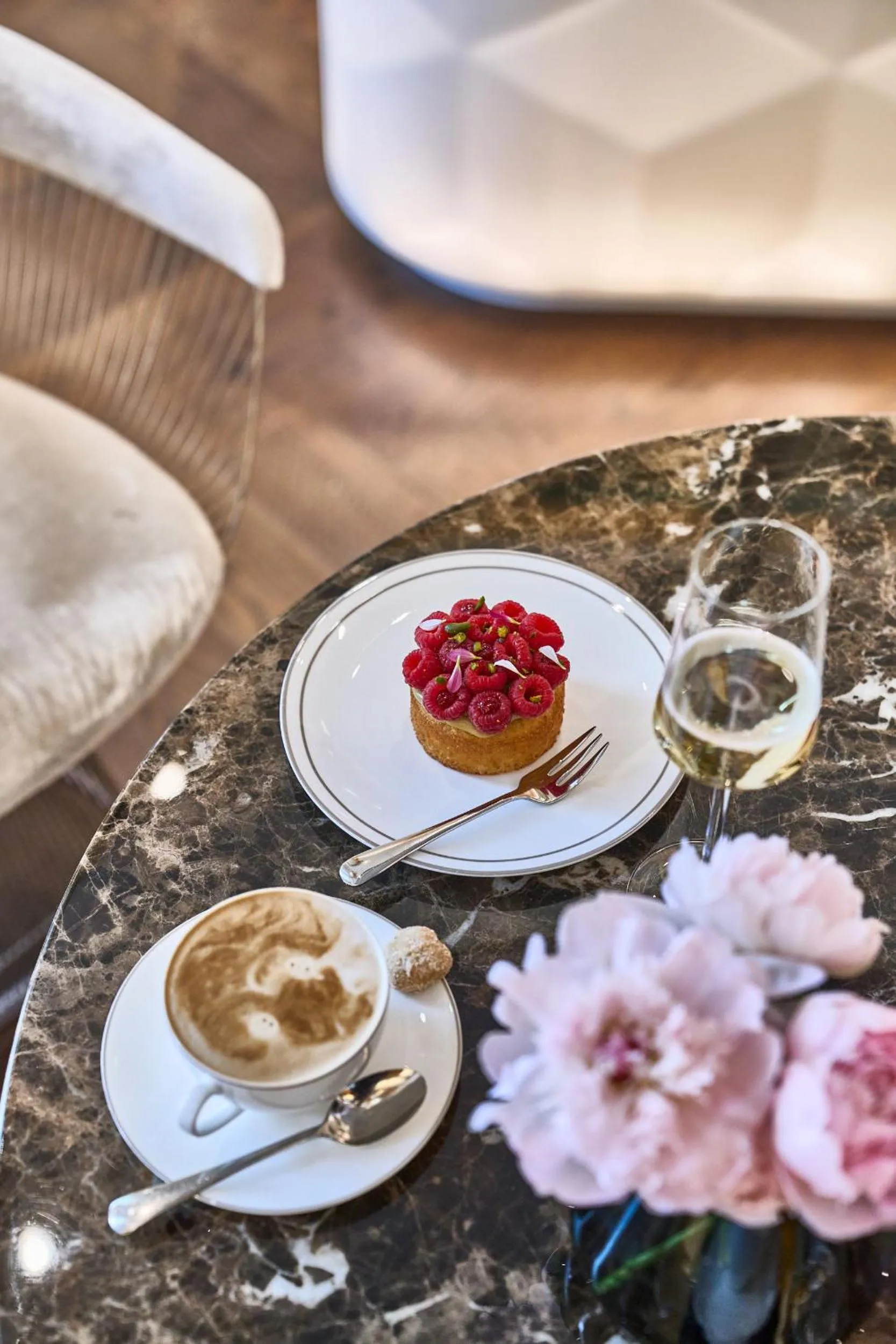 Restaurant/places to eat in The Fontenay Hamburg