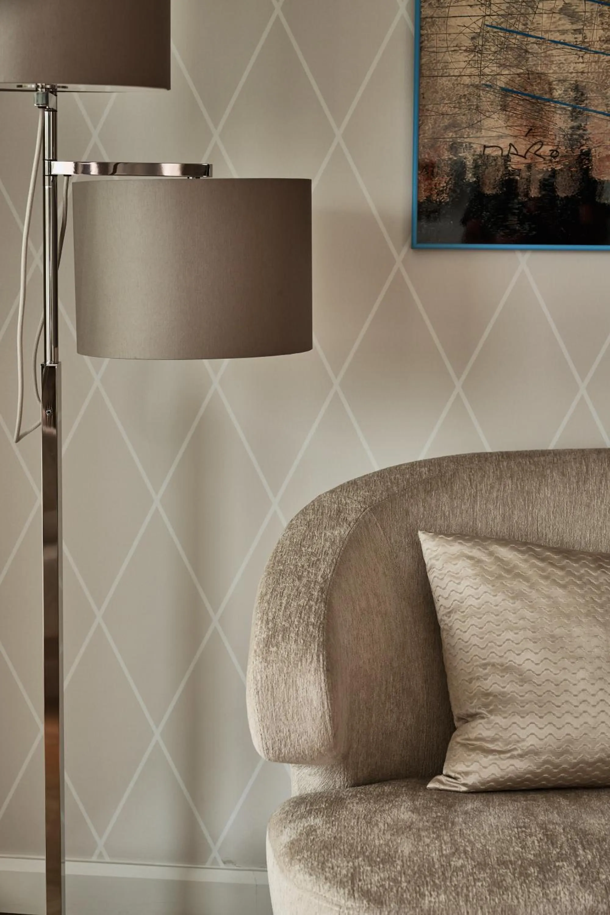 Photo of the whole room in The Fontenay Hamburg