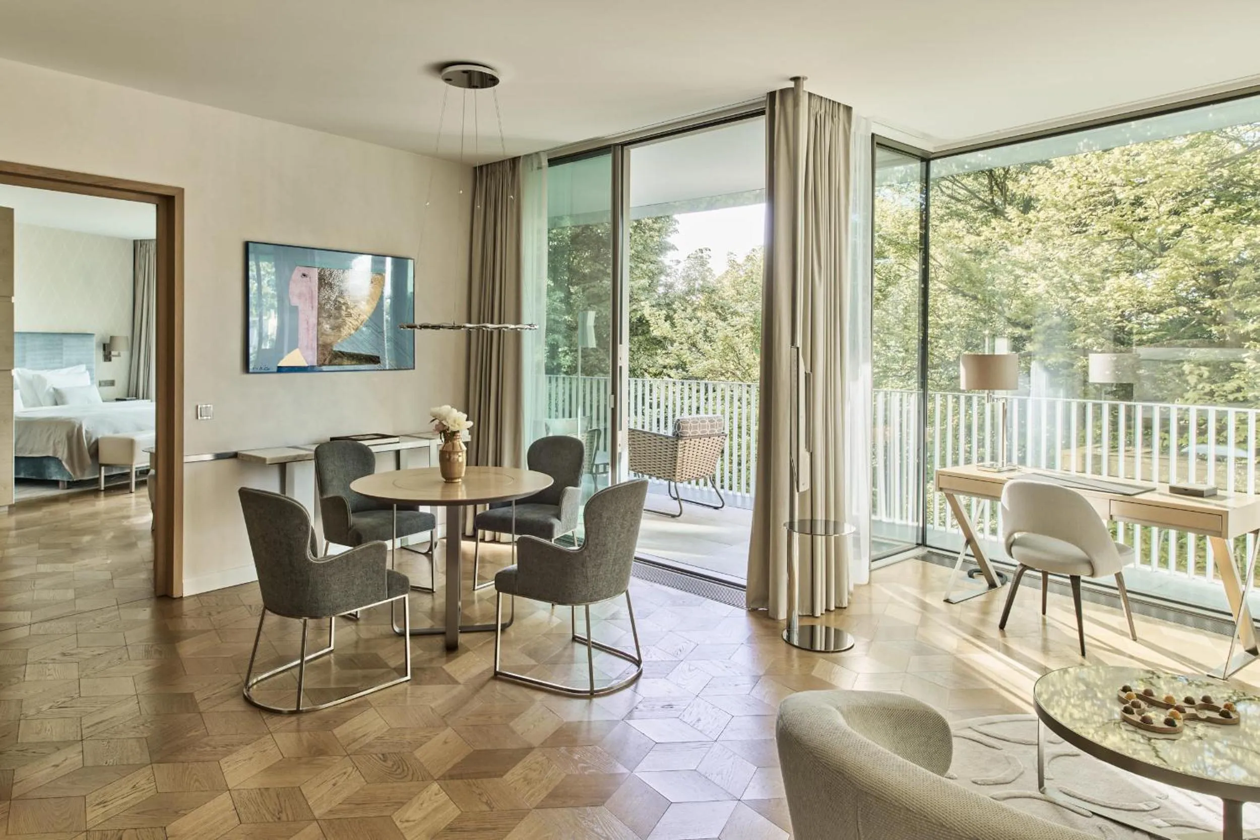 Dining area in The Fontenay Hamburg