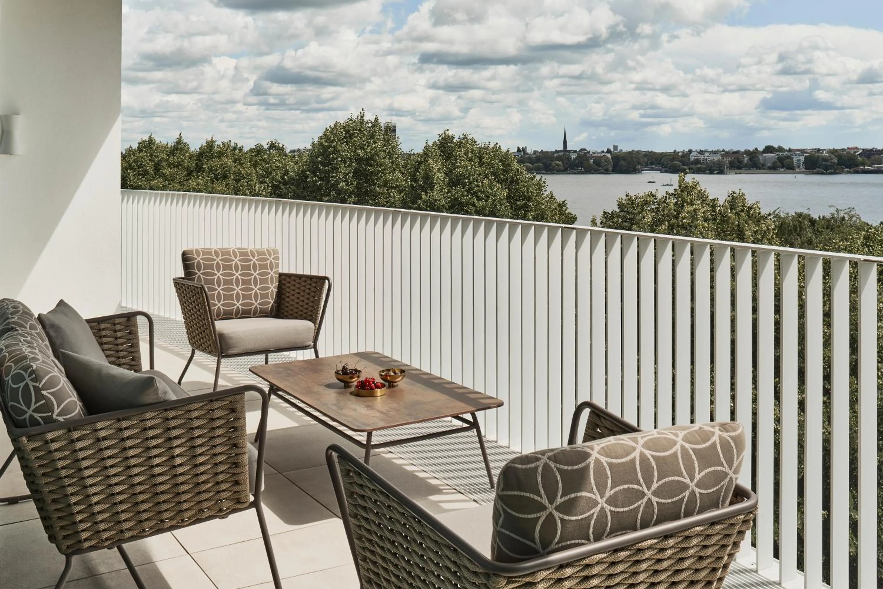 Balcony/Terrace in The Fontenay Hamburg