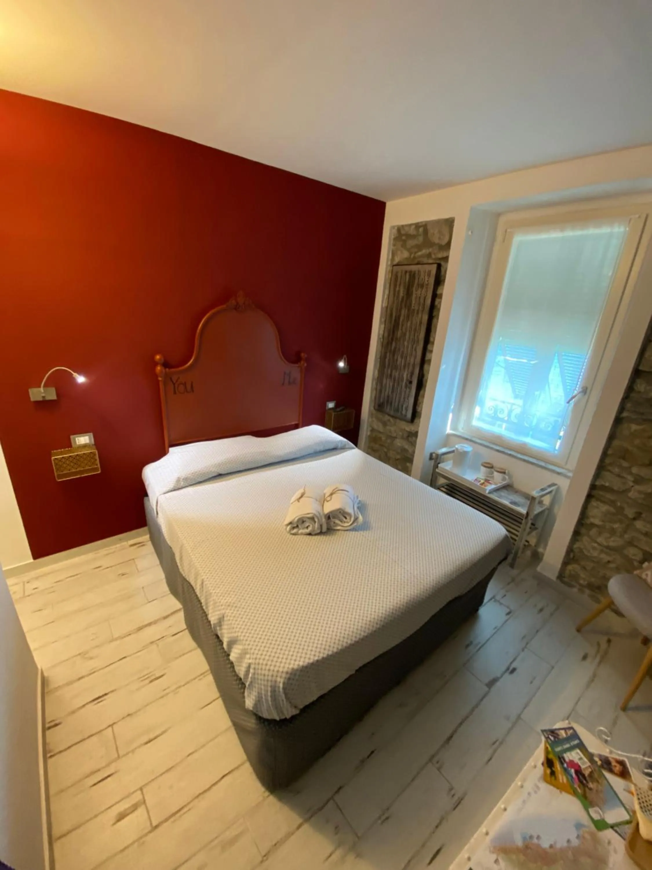 Photo of the whole room, Bed in Madüneta 5 Terre