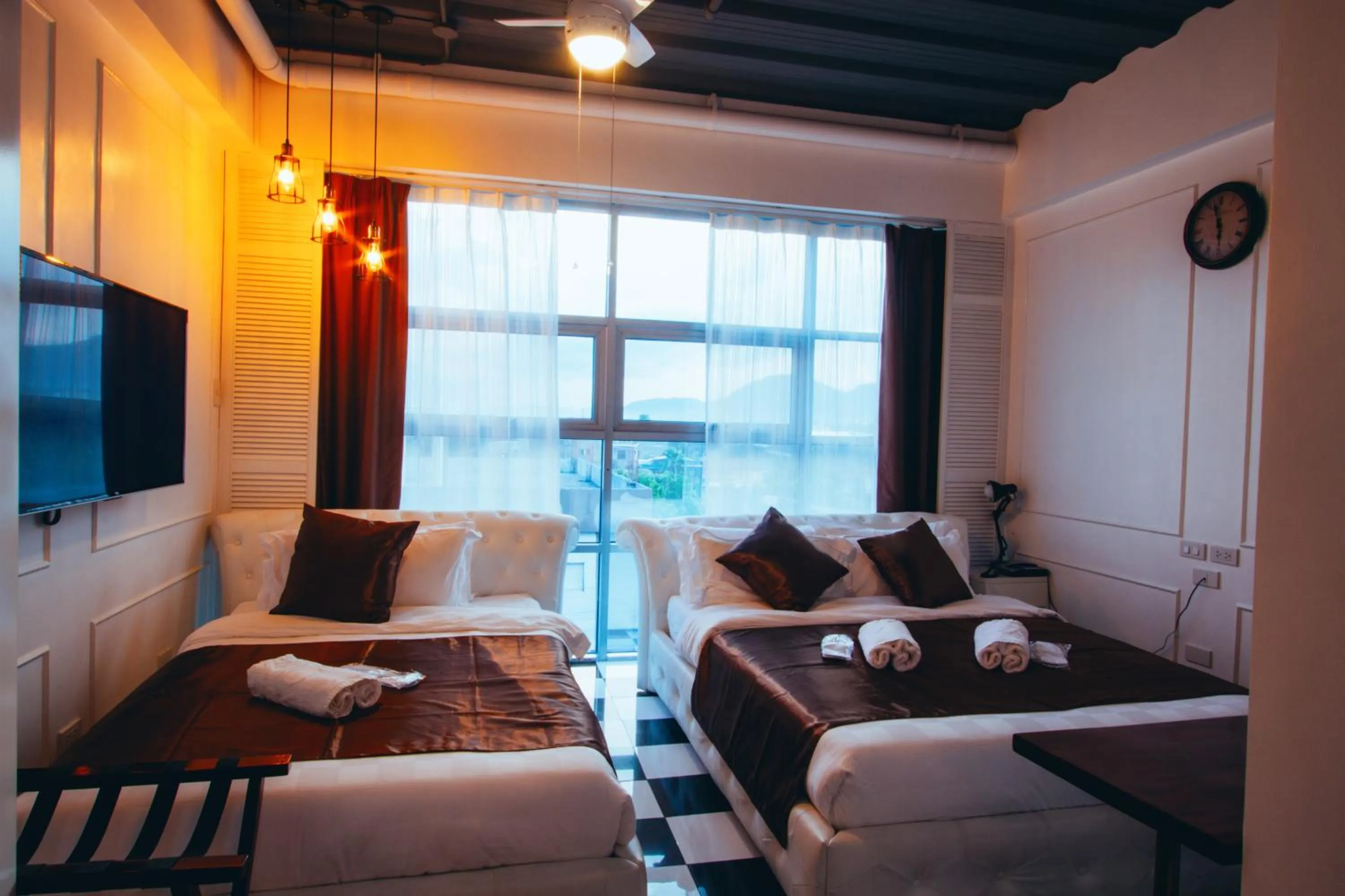 Photo of the whole room, Bed in Facade Hotel