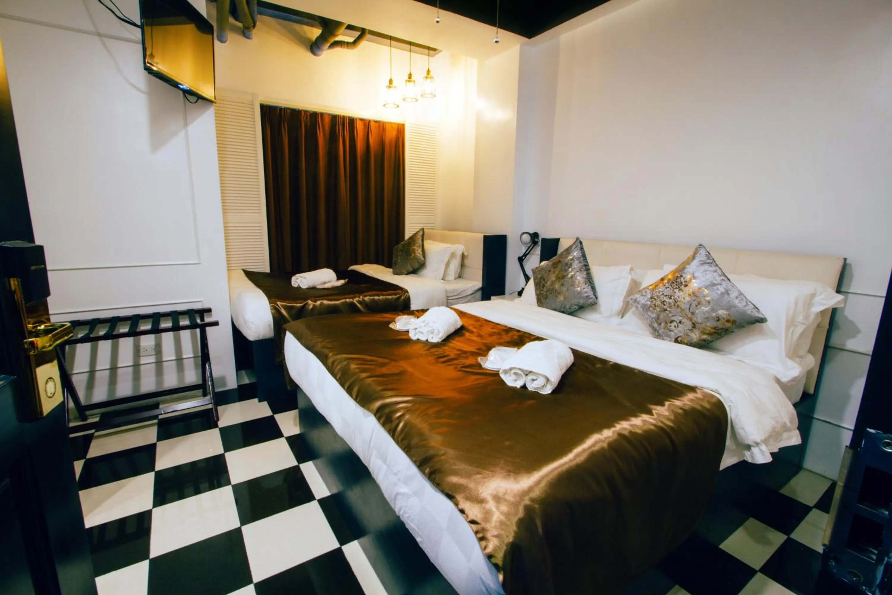 Photo of the whole room, Bed in Facade Hotel