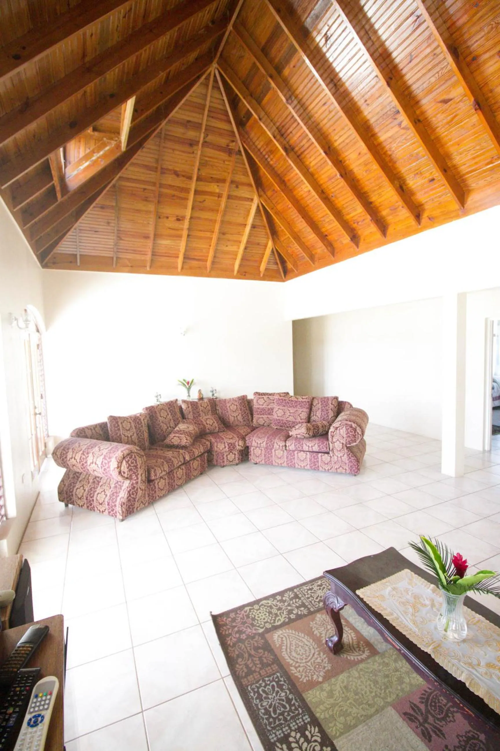 Communal lounge/ TV room in Sea View Chateau