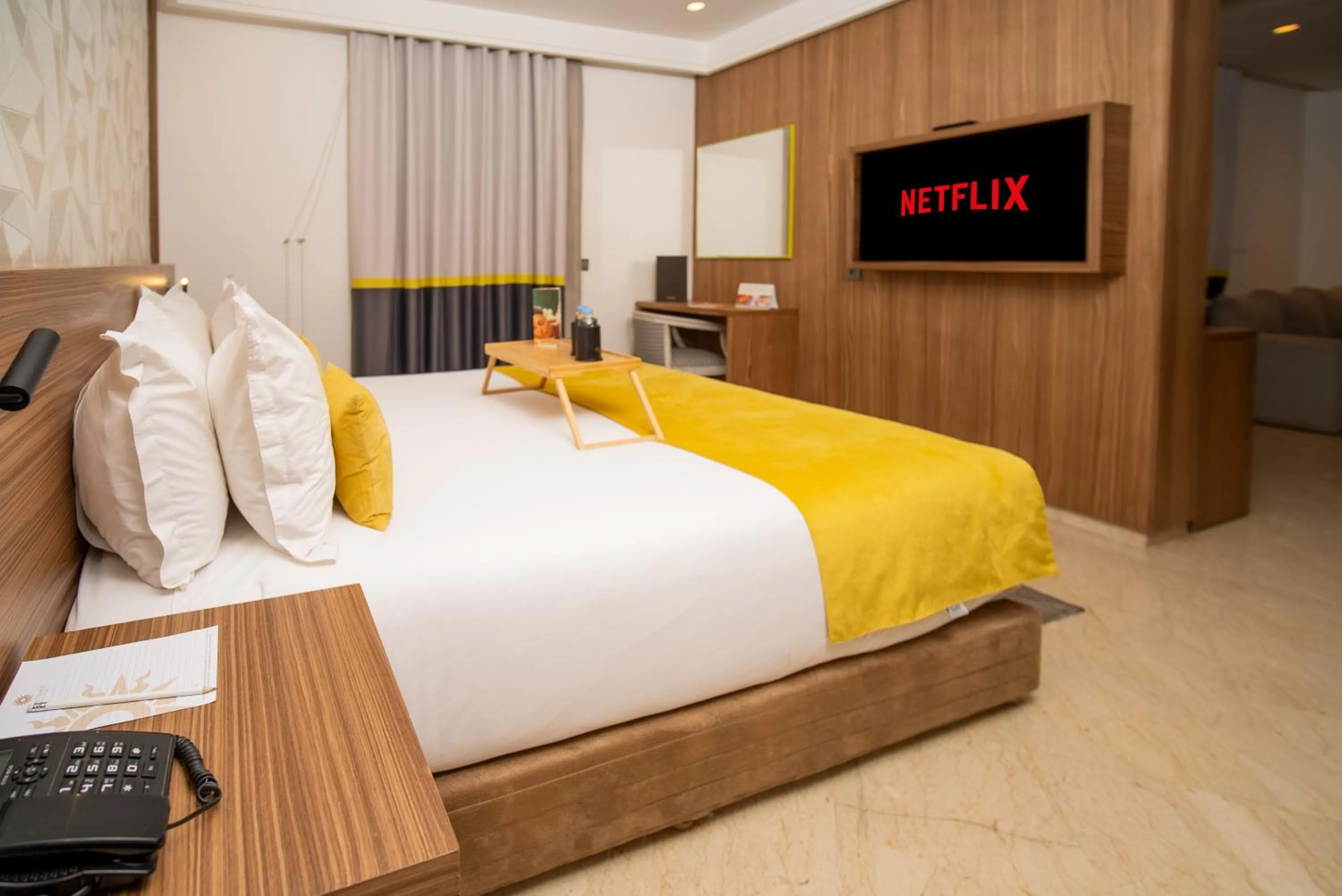 TV and multimedia, Bed in Oum Palace Hotel & Spa