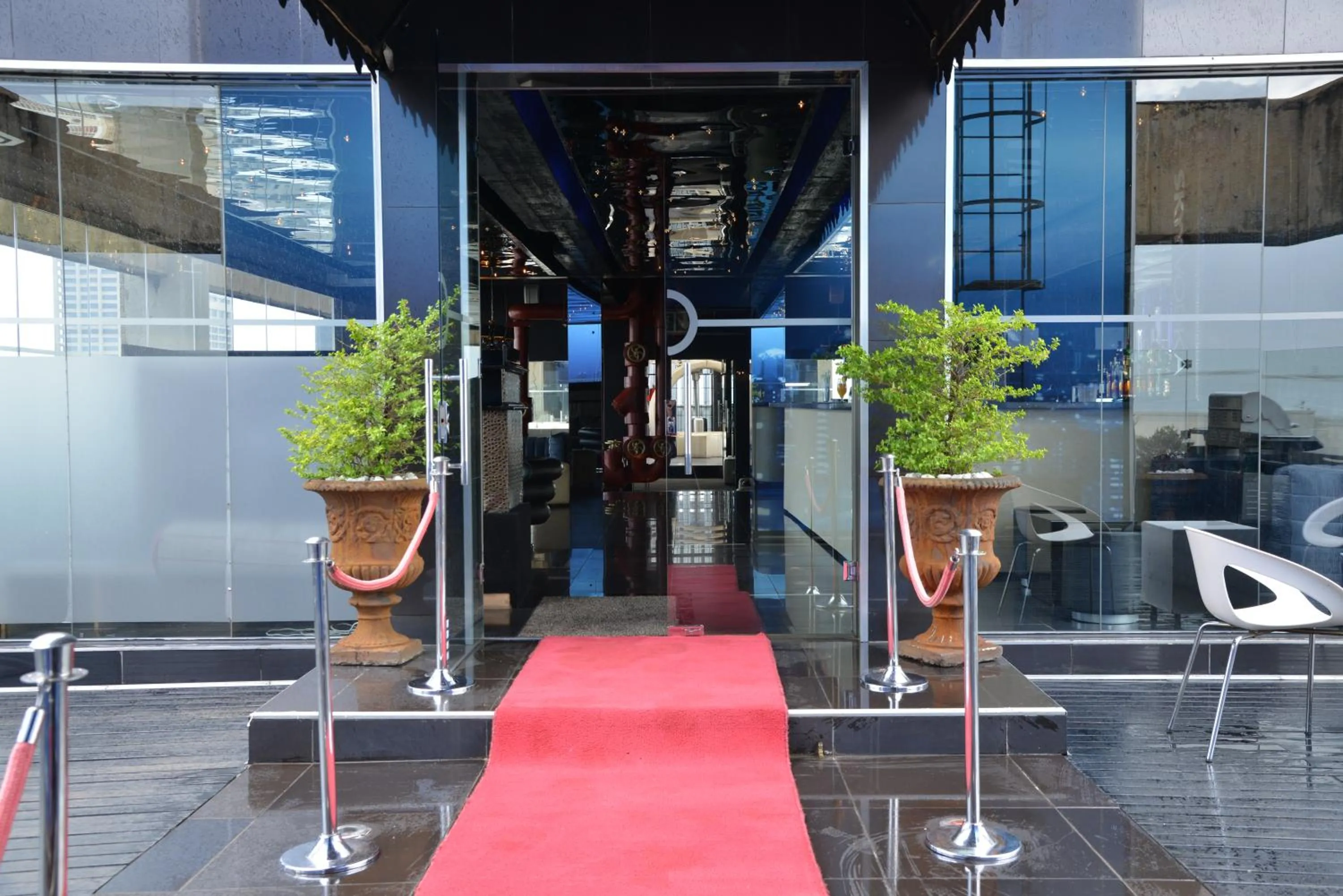 Facade/entrance in Reef Hotel