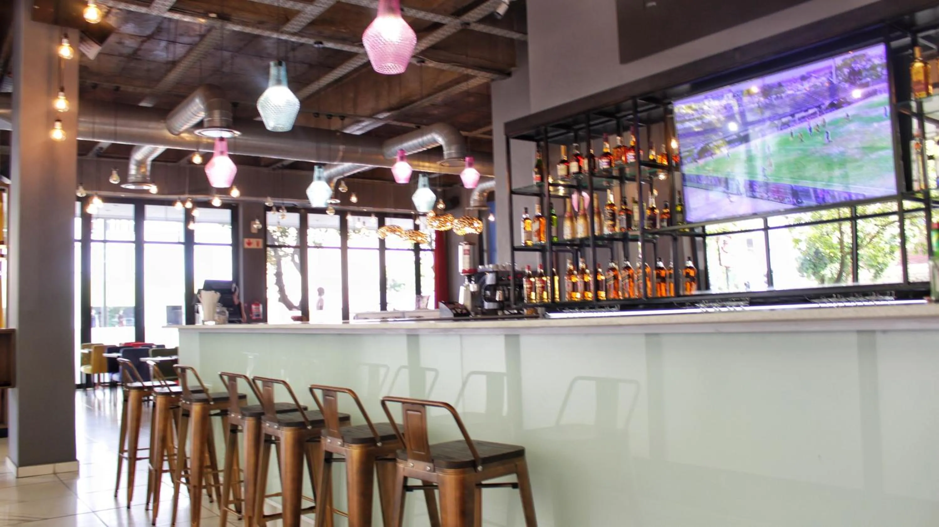 Lounge or bar in Reef Hotel