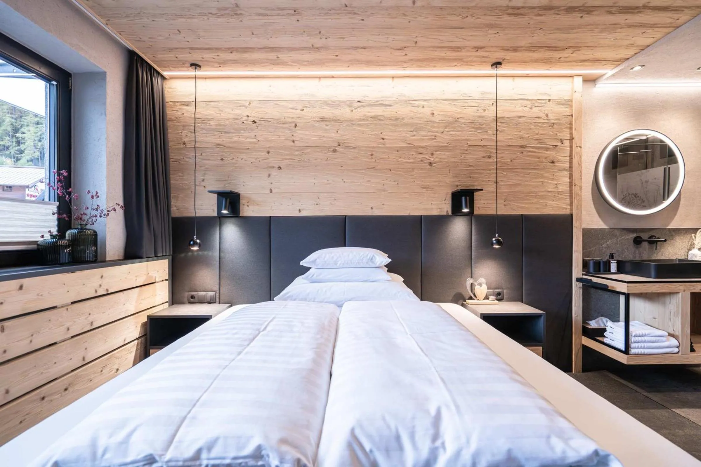 Photo of the whole room, Bed in Apart Reinstadler