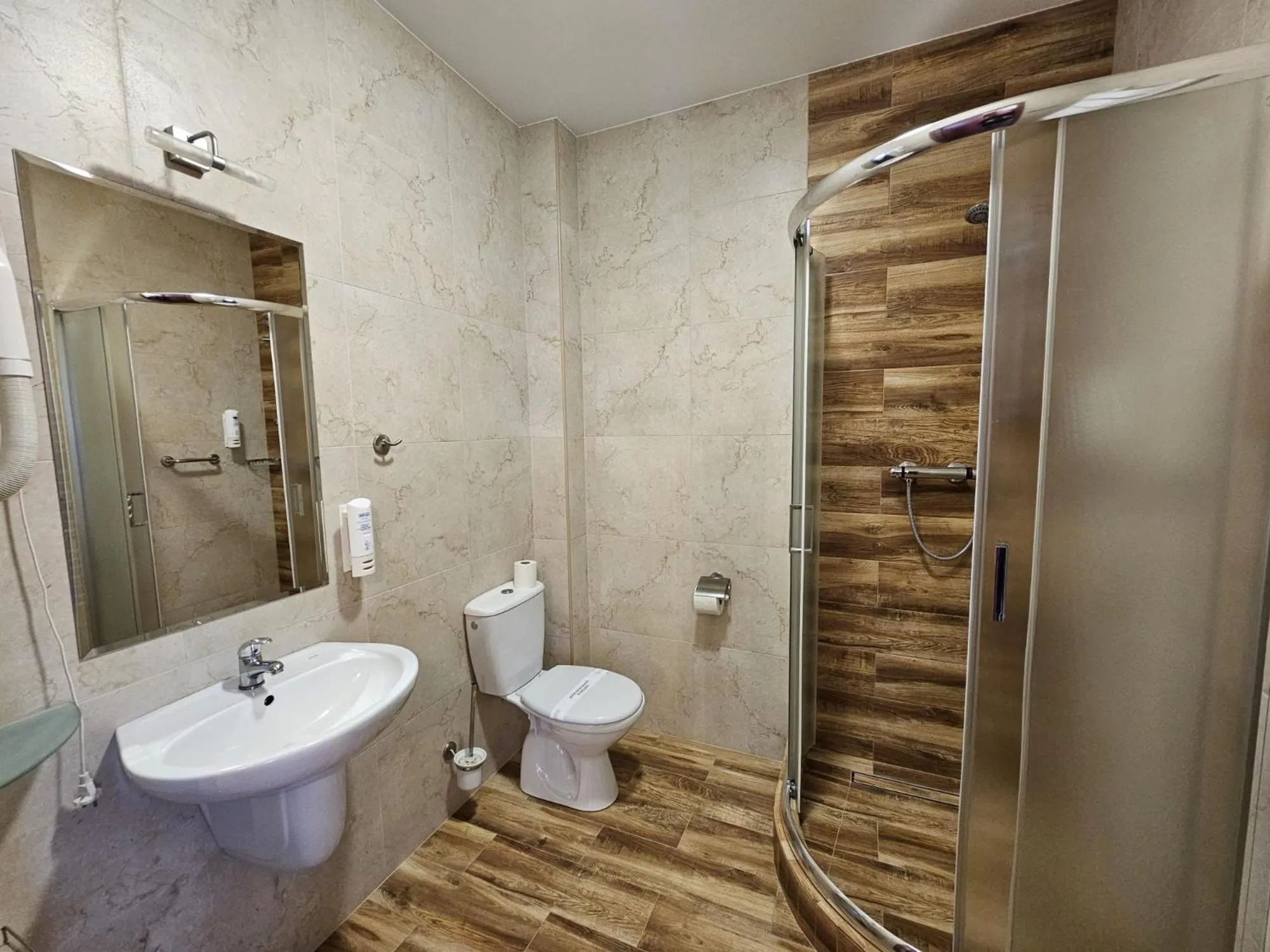 Shower in Restauracja Hotel Imperial