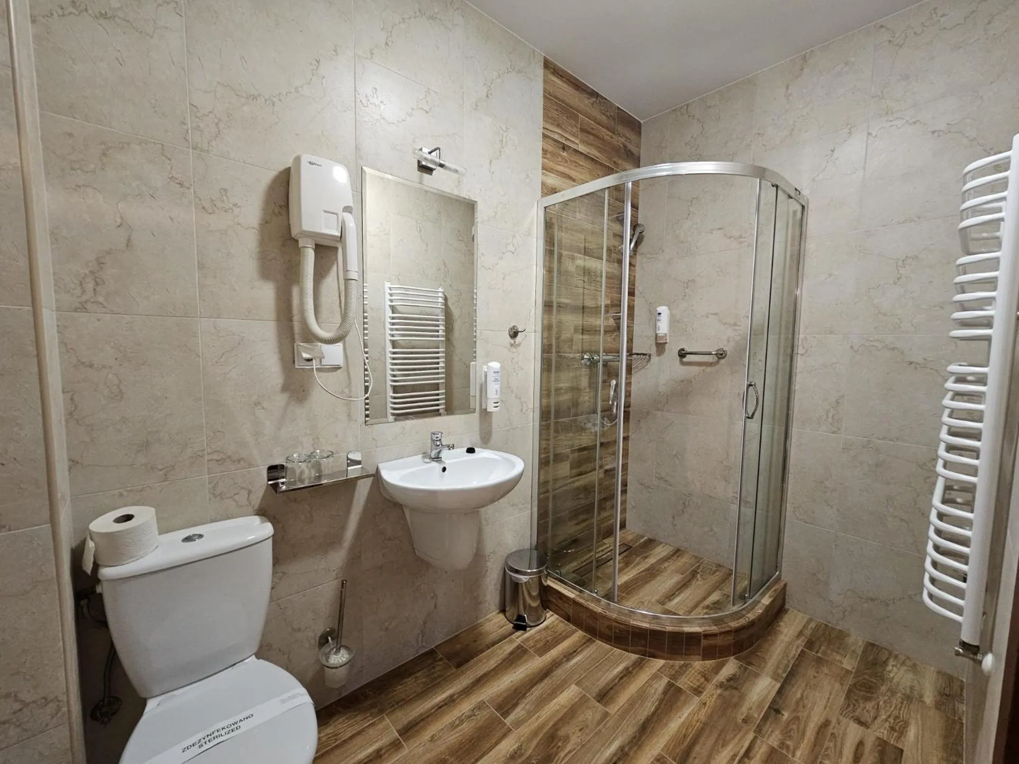 Shower in Restauracja Hotel Imperial