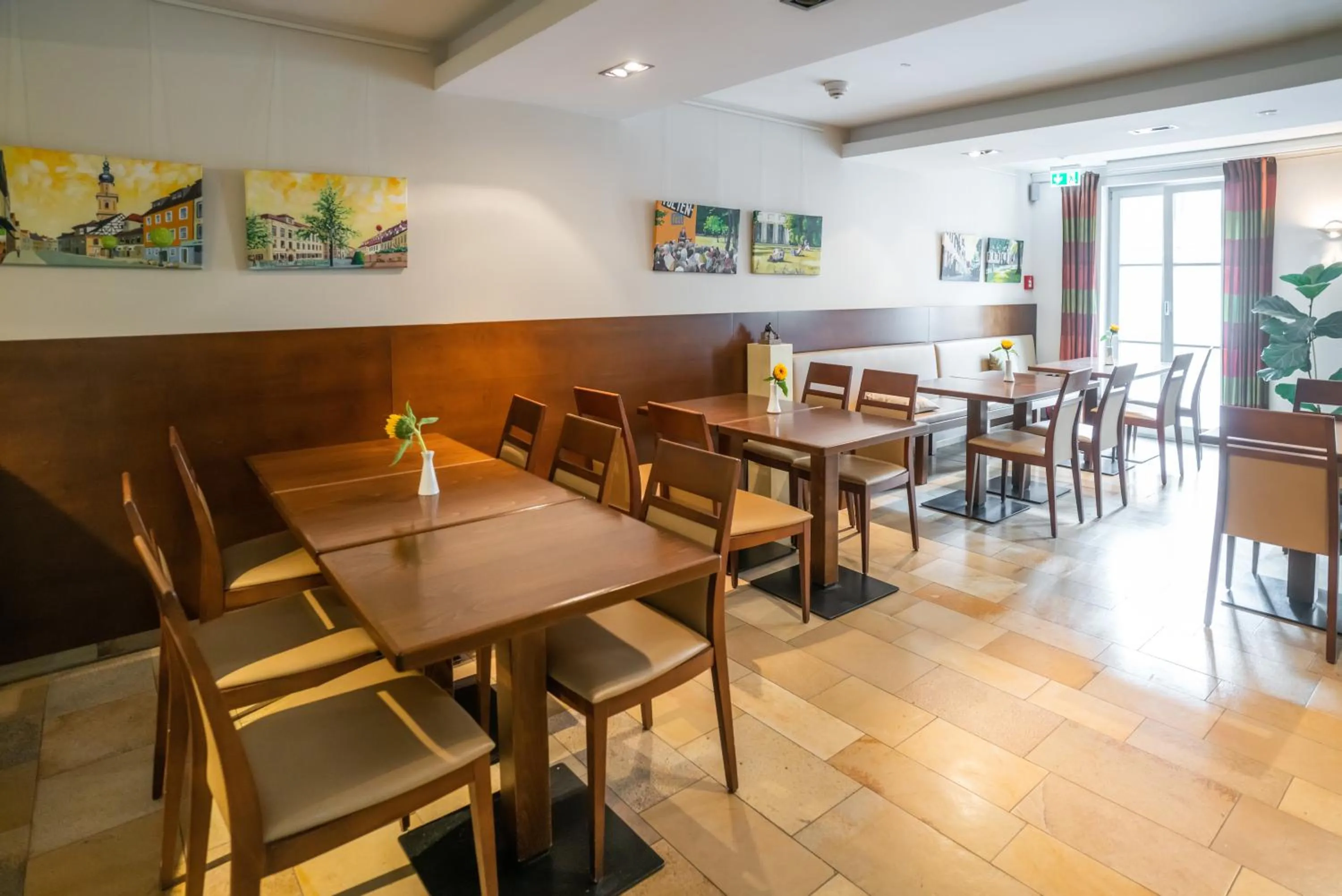 Restaurant/places to eat in Altstadthotel Grauer Wolf