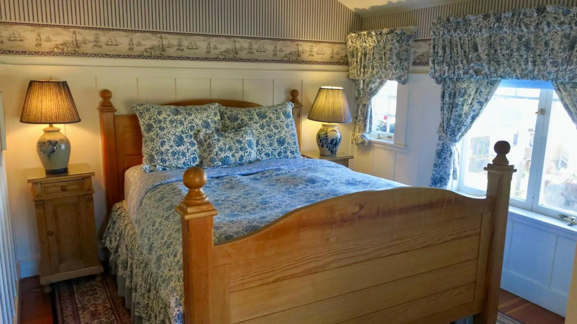 Deluxe Queen Room in The Old St Angela Inn
