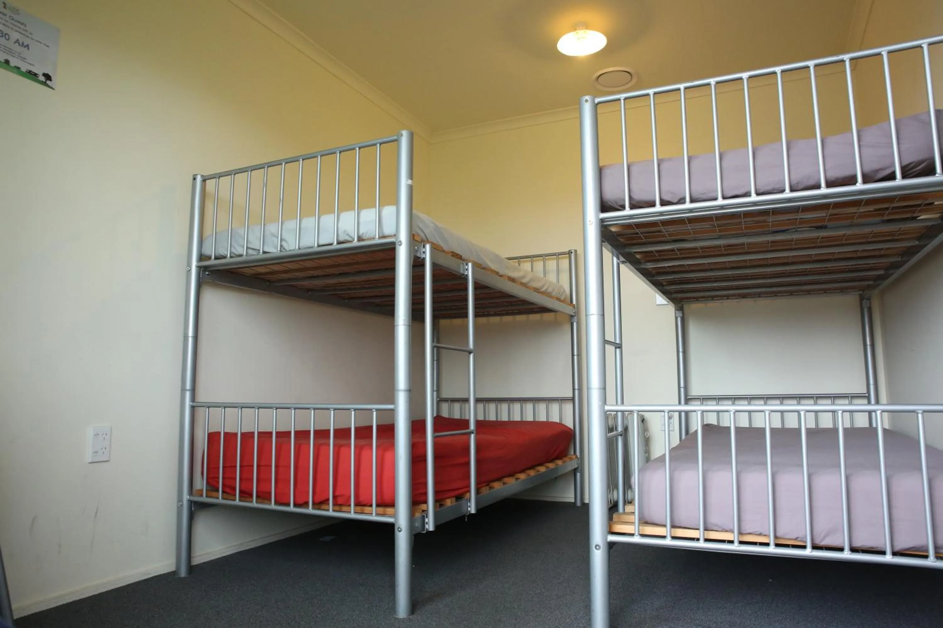 Communal lounge/ TV room, Bed in Central City Camping Park