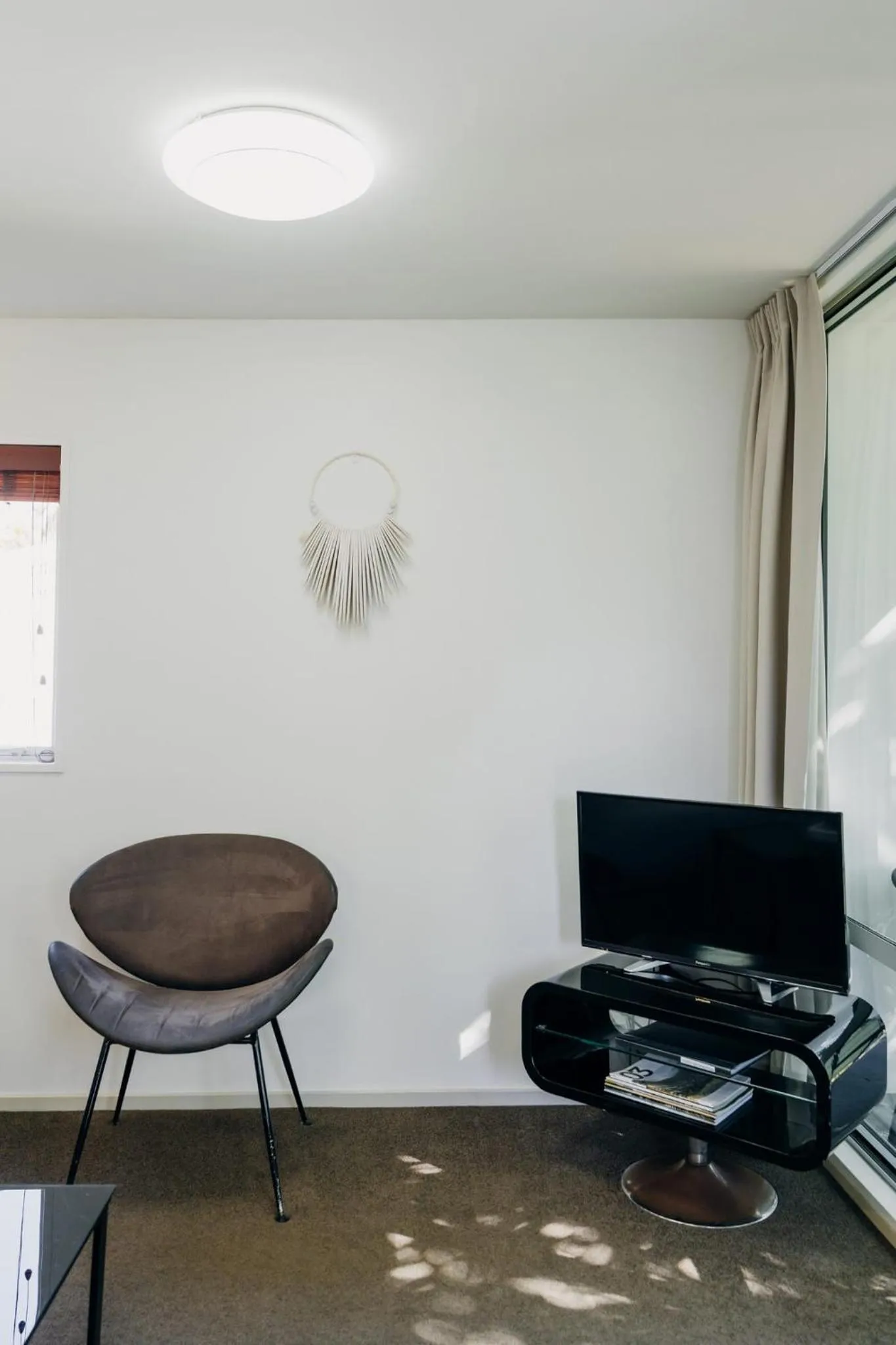 TV and multimedia in Sumner Bay Motel