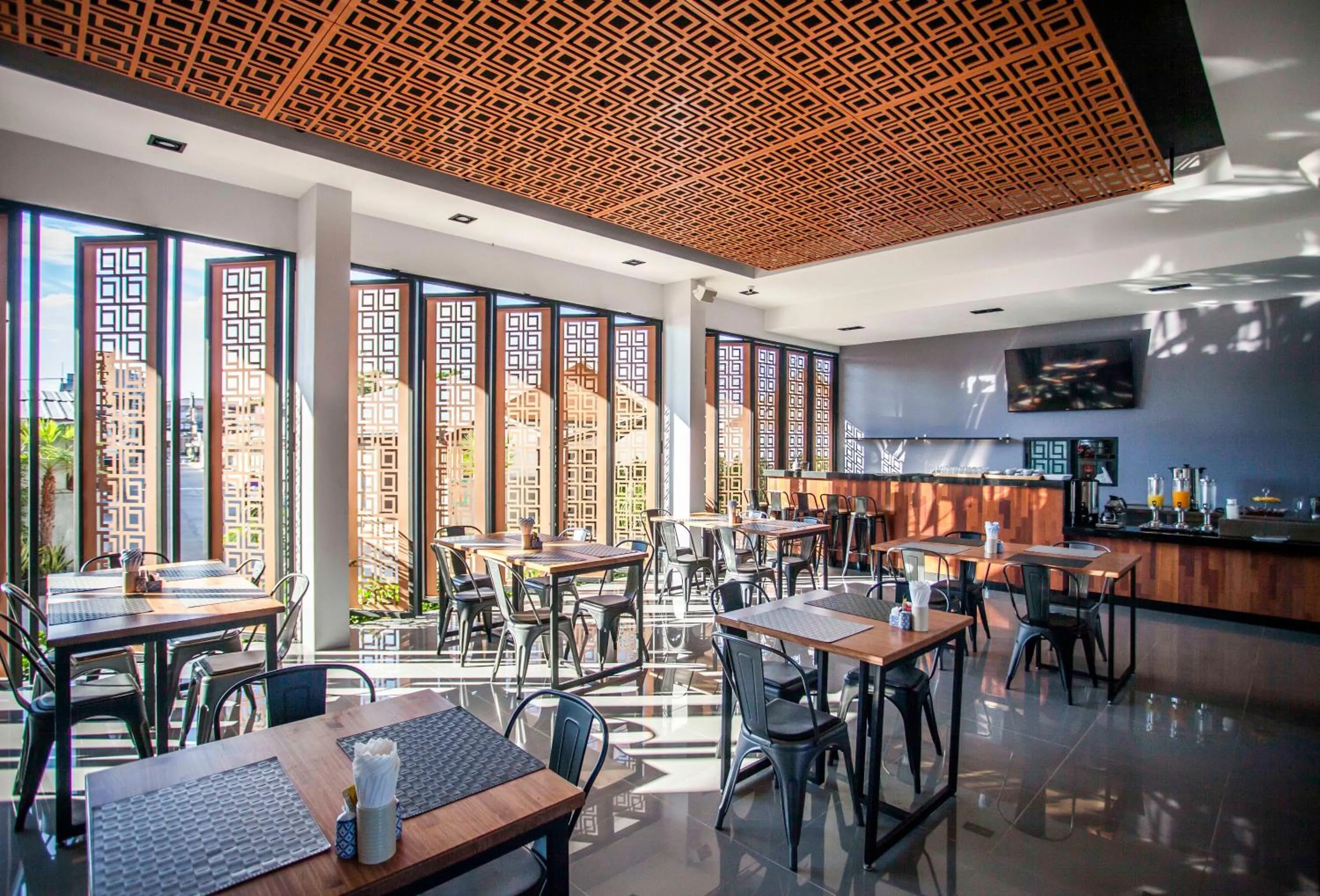 Restaurant/places to eat in Chaweng Villawee Hotel