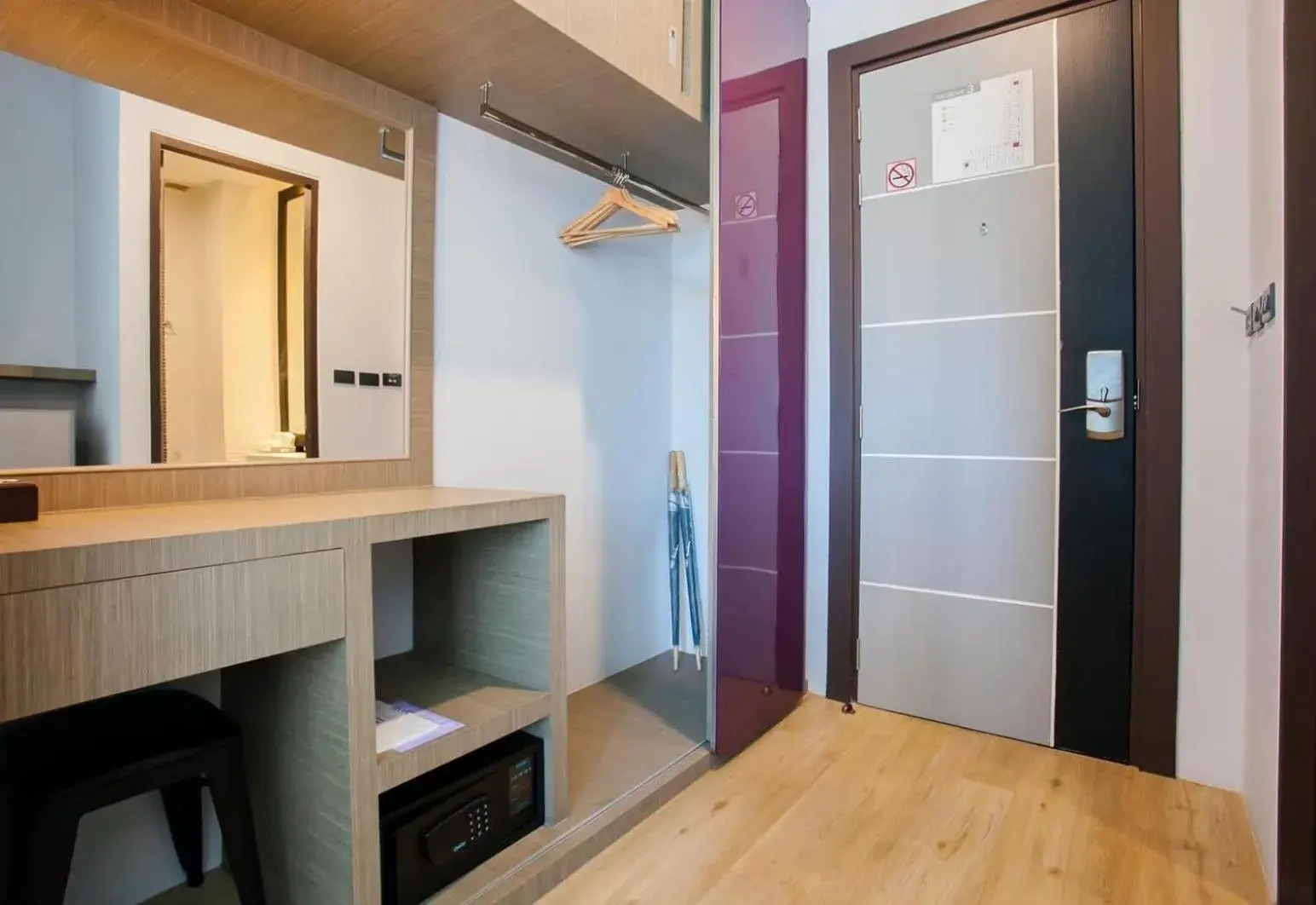 Superior Double Room with City View in Chaweng Villawee Hotel Superior Double Room with City View in Chaweng Villawee Hotel