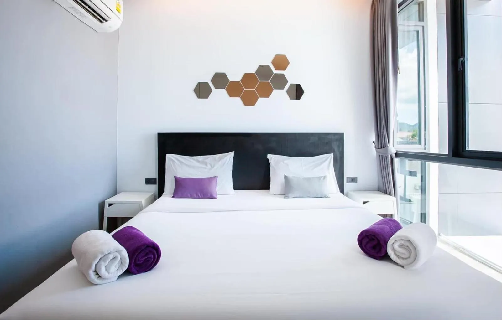 Bed in Chaweng Villawee Hotel