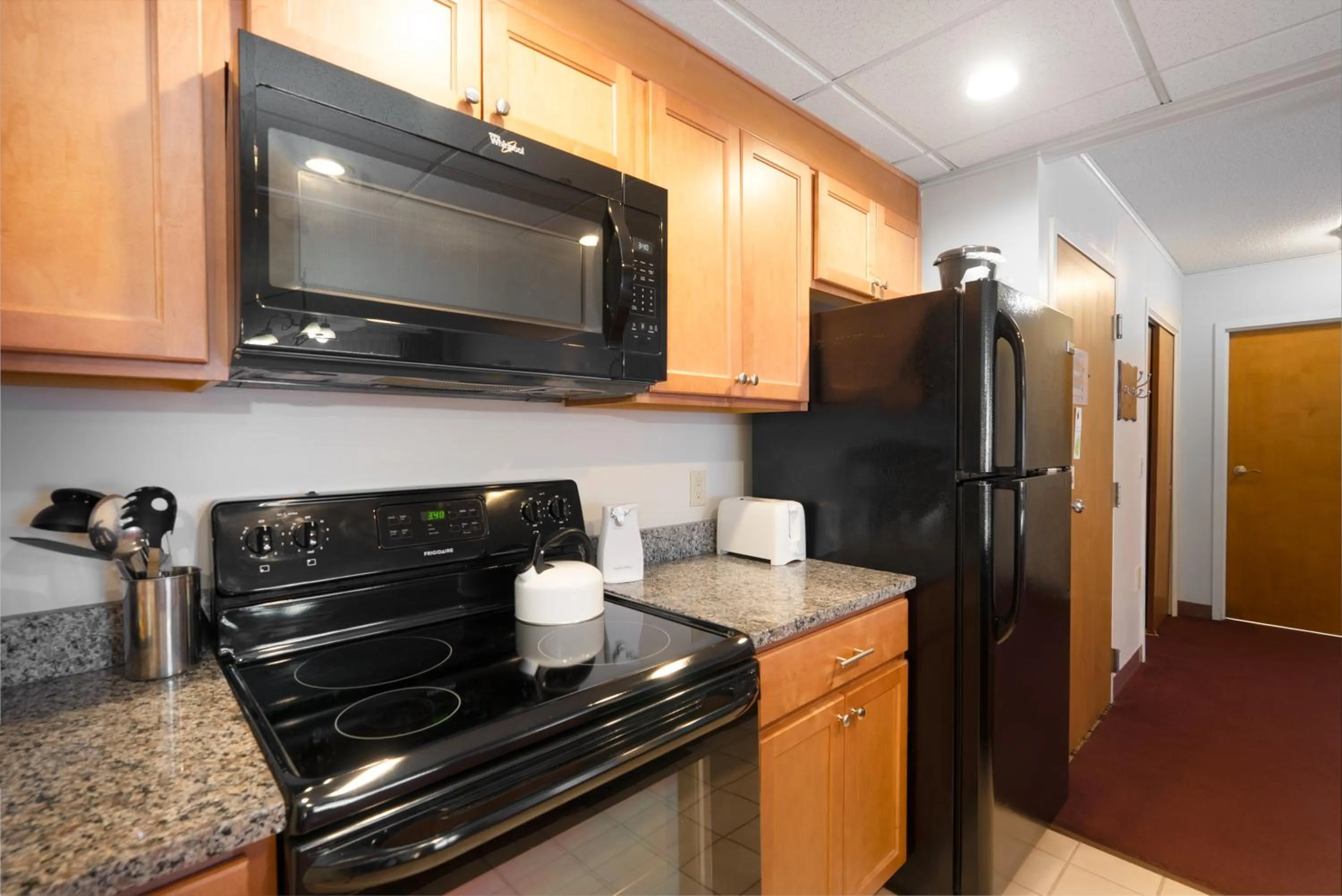 kitchen in Fireside Inn & Suites Gilford