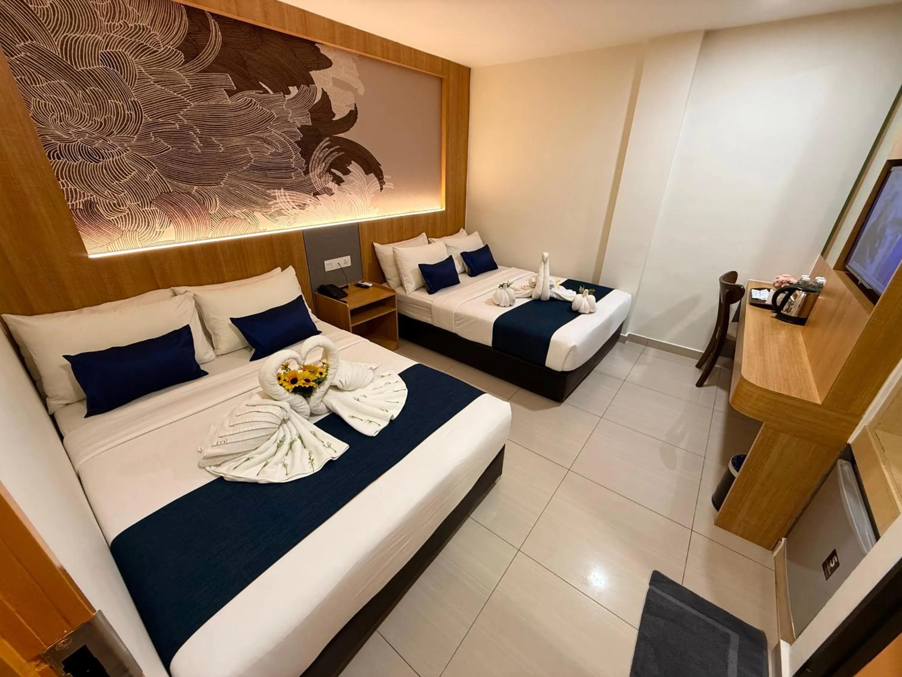 Bedroom, Bed in City Central Hotel