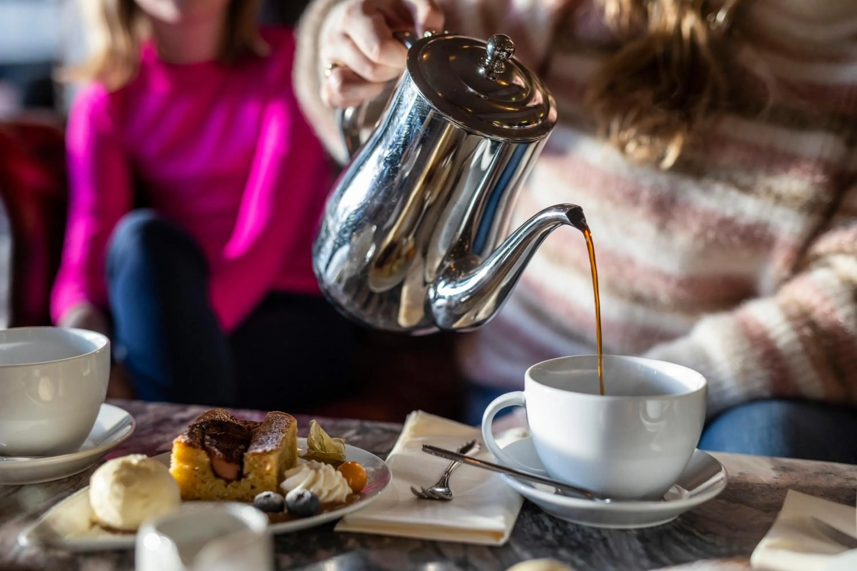 Restaurant/places to eat in Straand Hotel