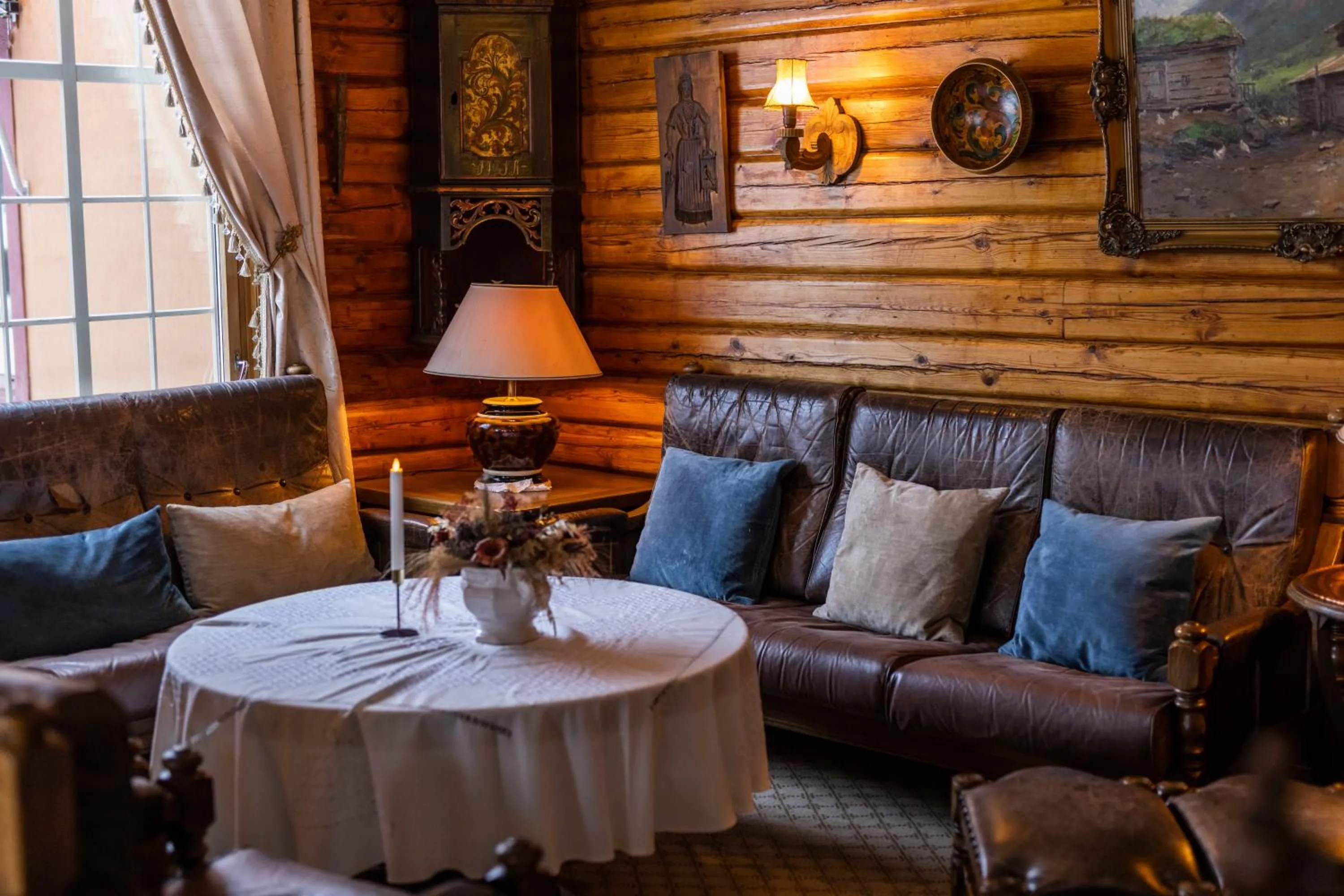 Communal lounge/ TV room in Straand Hotel