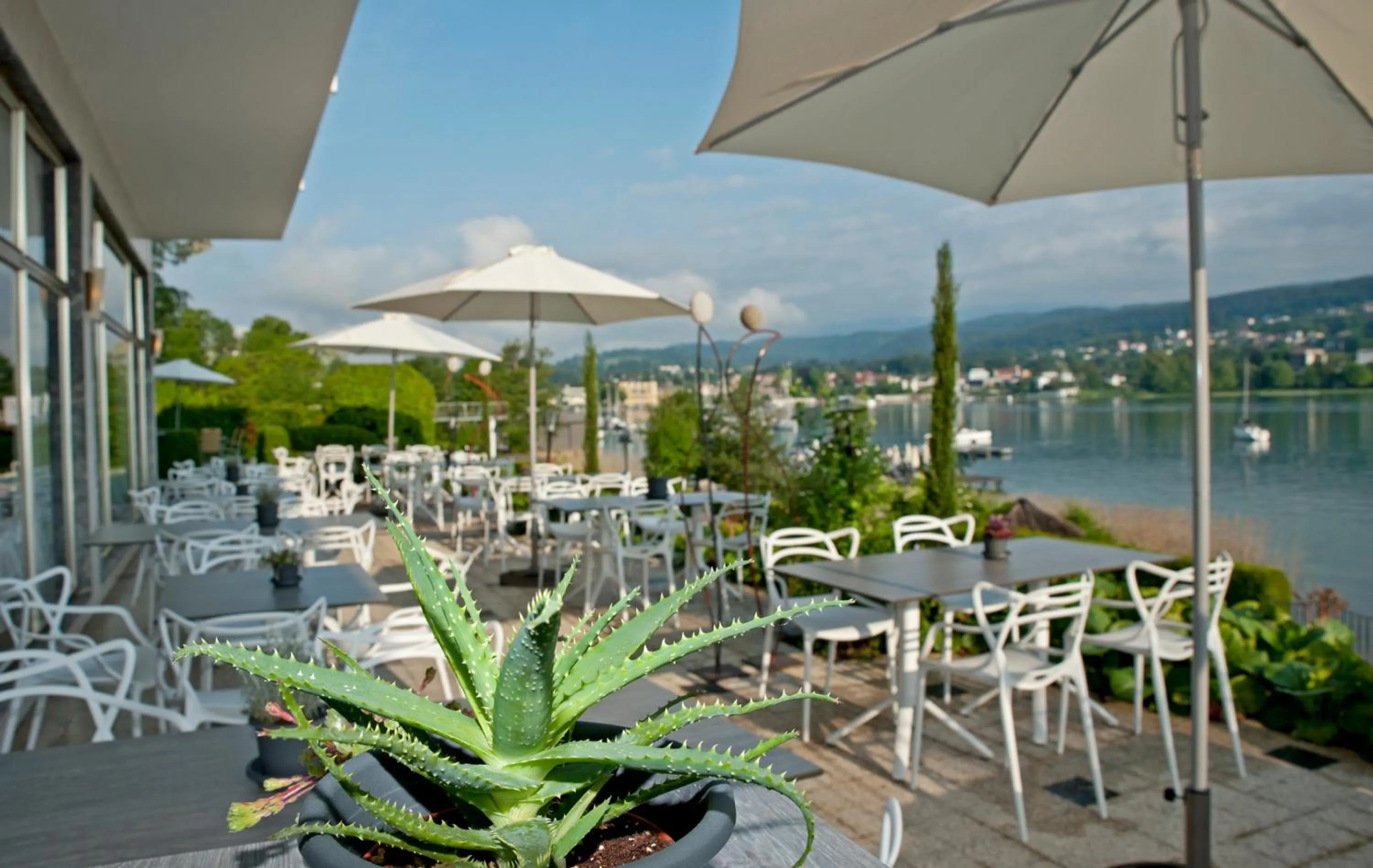 Restaurant/places to eat in Tennis & Yacht Hotel Velden