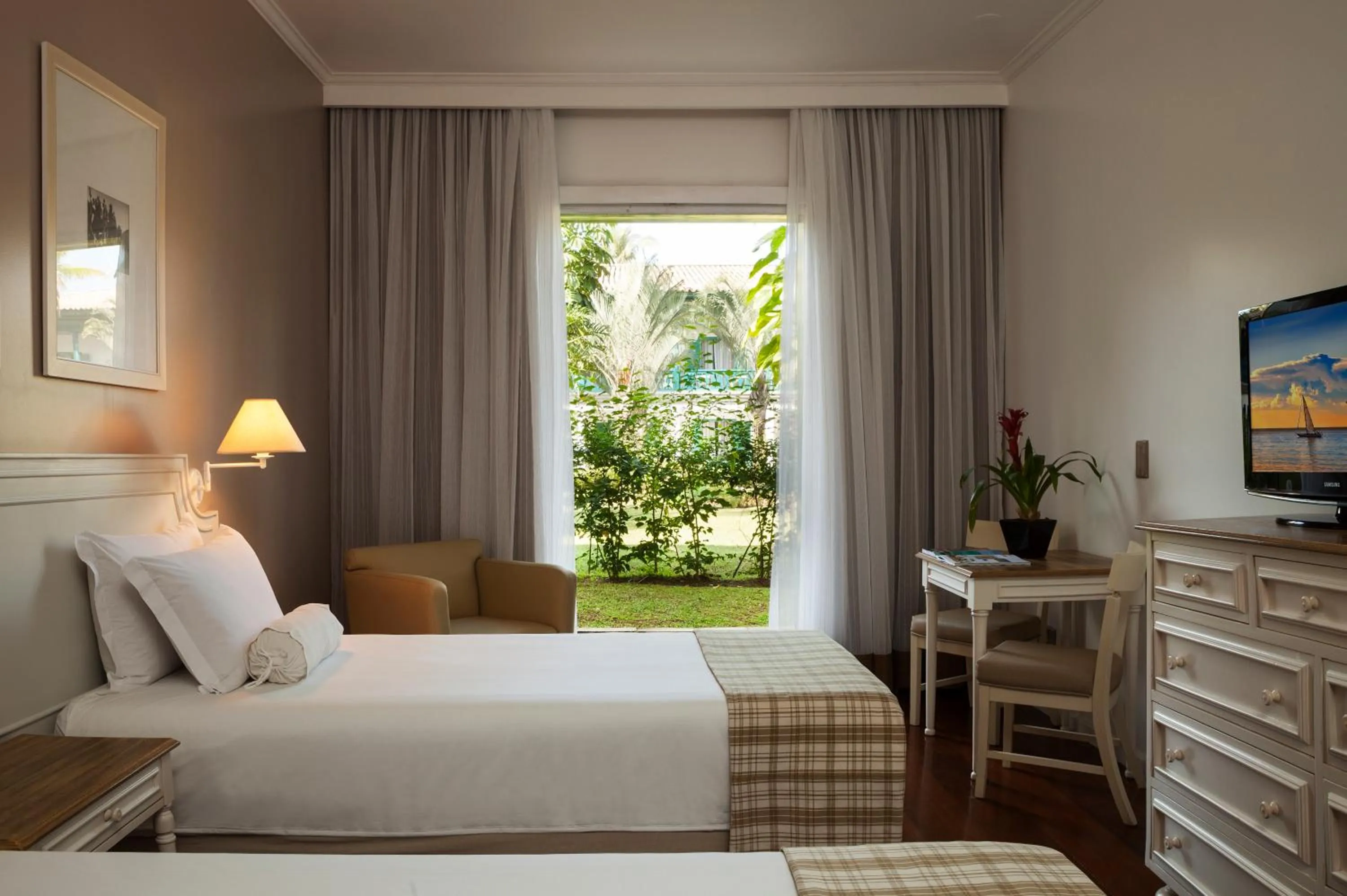 Photo of the whole room, Bed in Casa Grande Hotel Resort & Spa