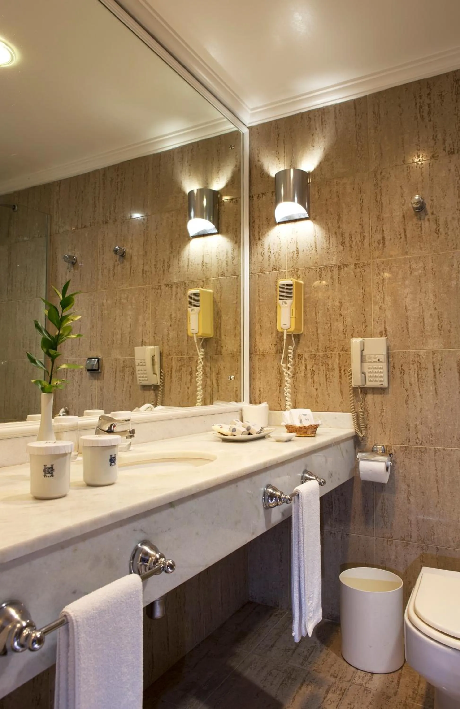 Toilet in Casa Grande Hotel Resort & Spa