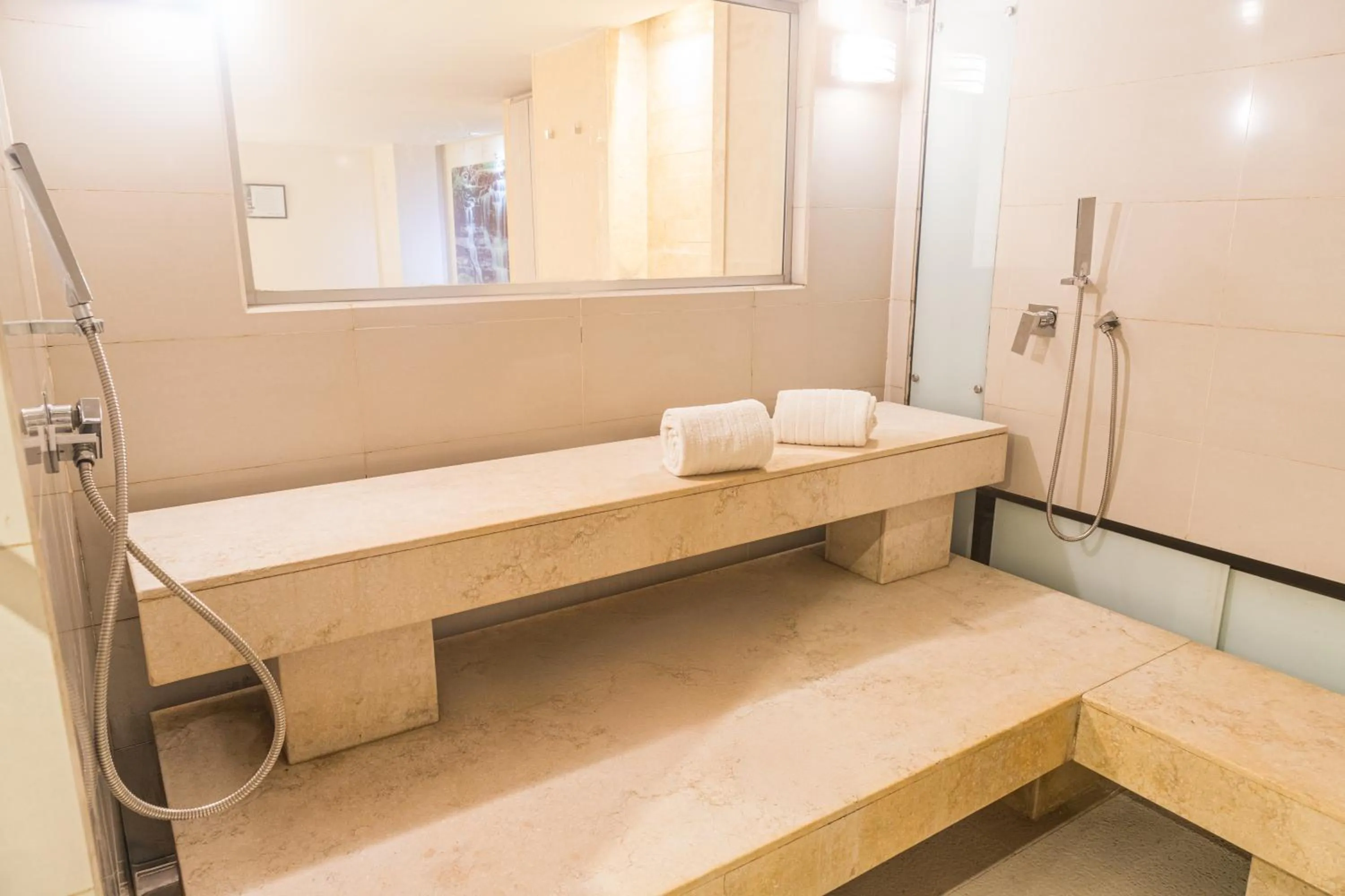 Spa and wellness centre/facilities in GHL Hotel Capital