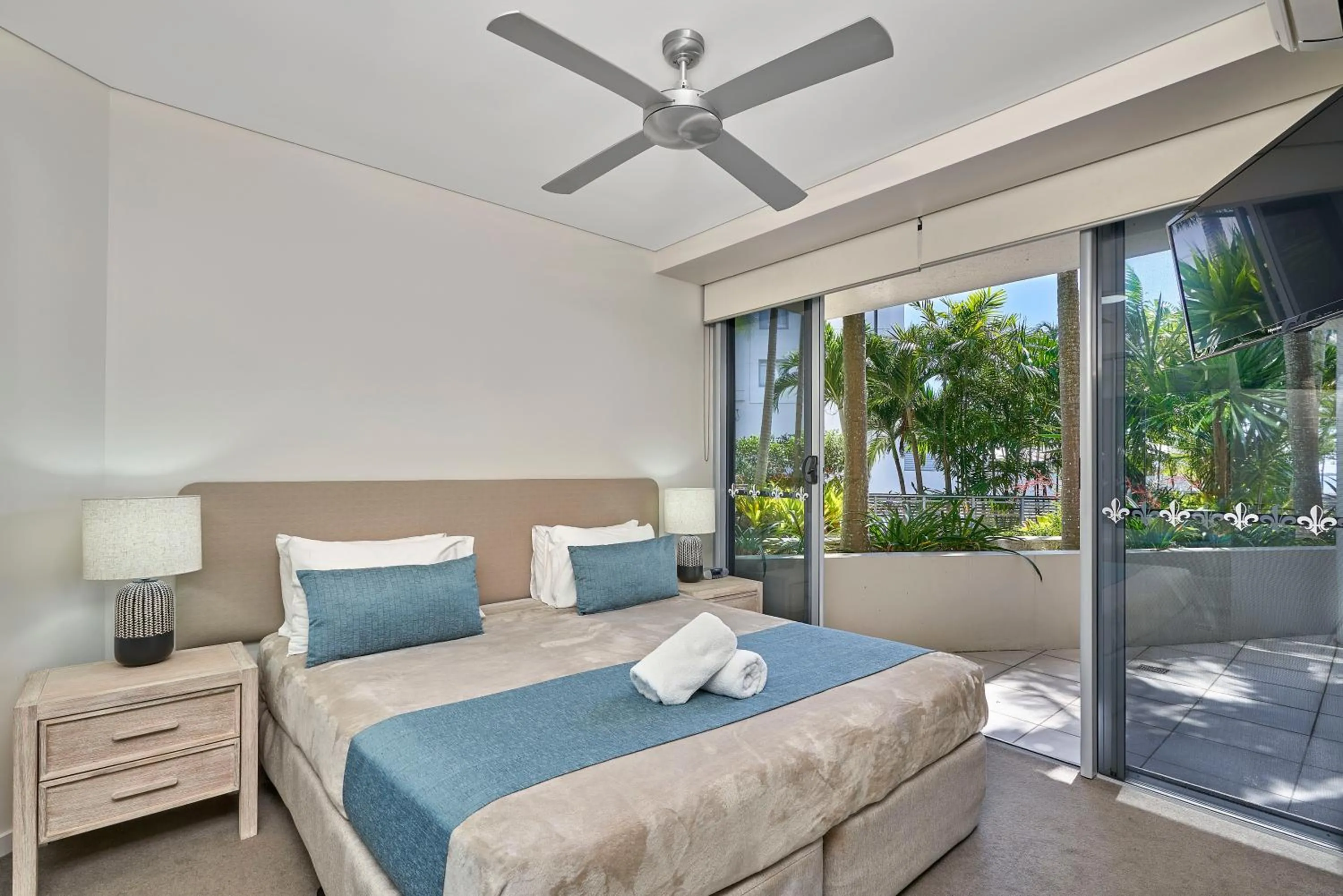 Bedroom, Bed in Vision Apartments