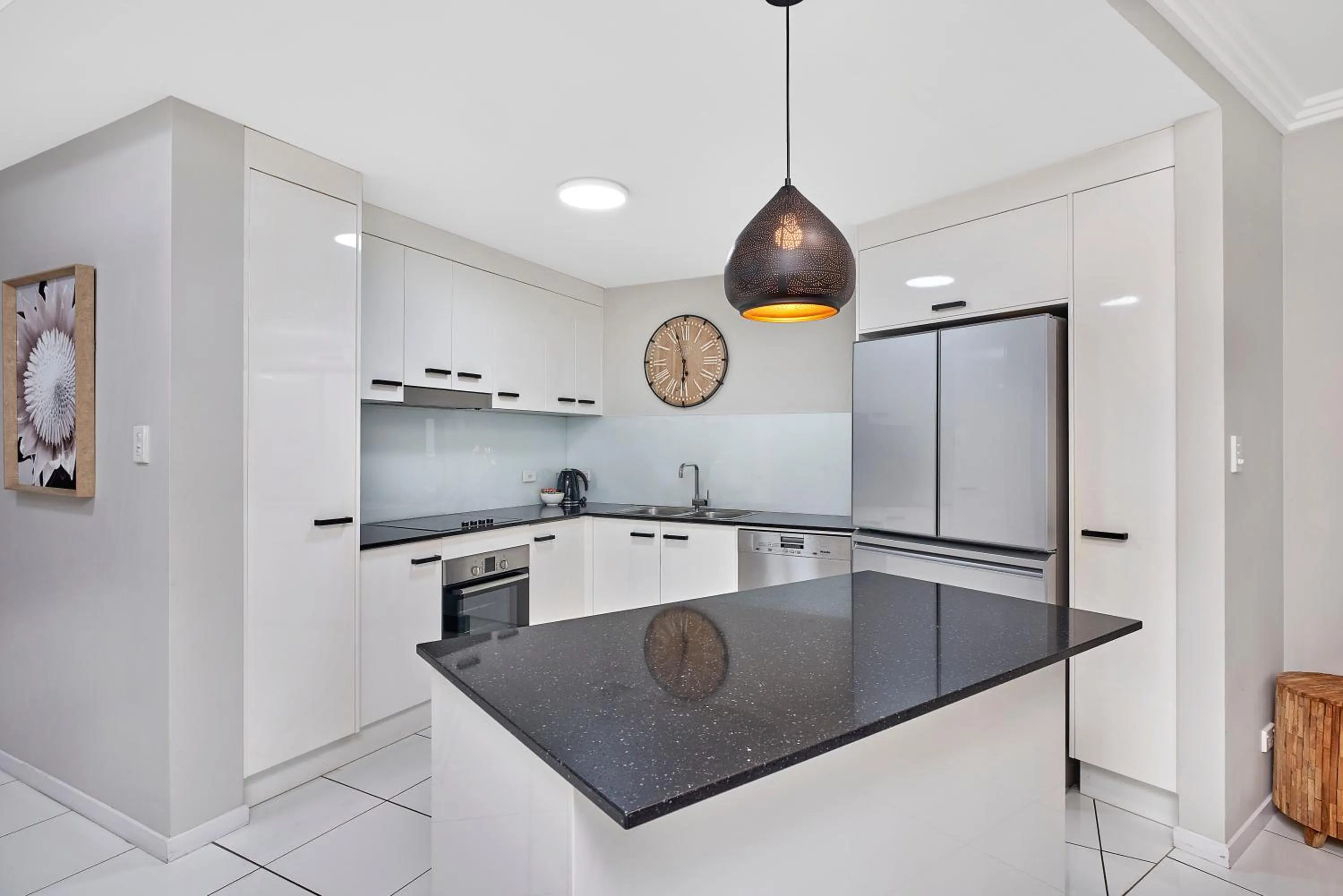 Kitchen or kitchenette in Vision Apartments