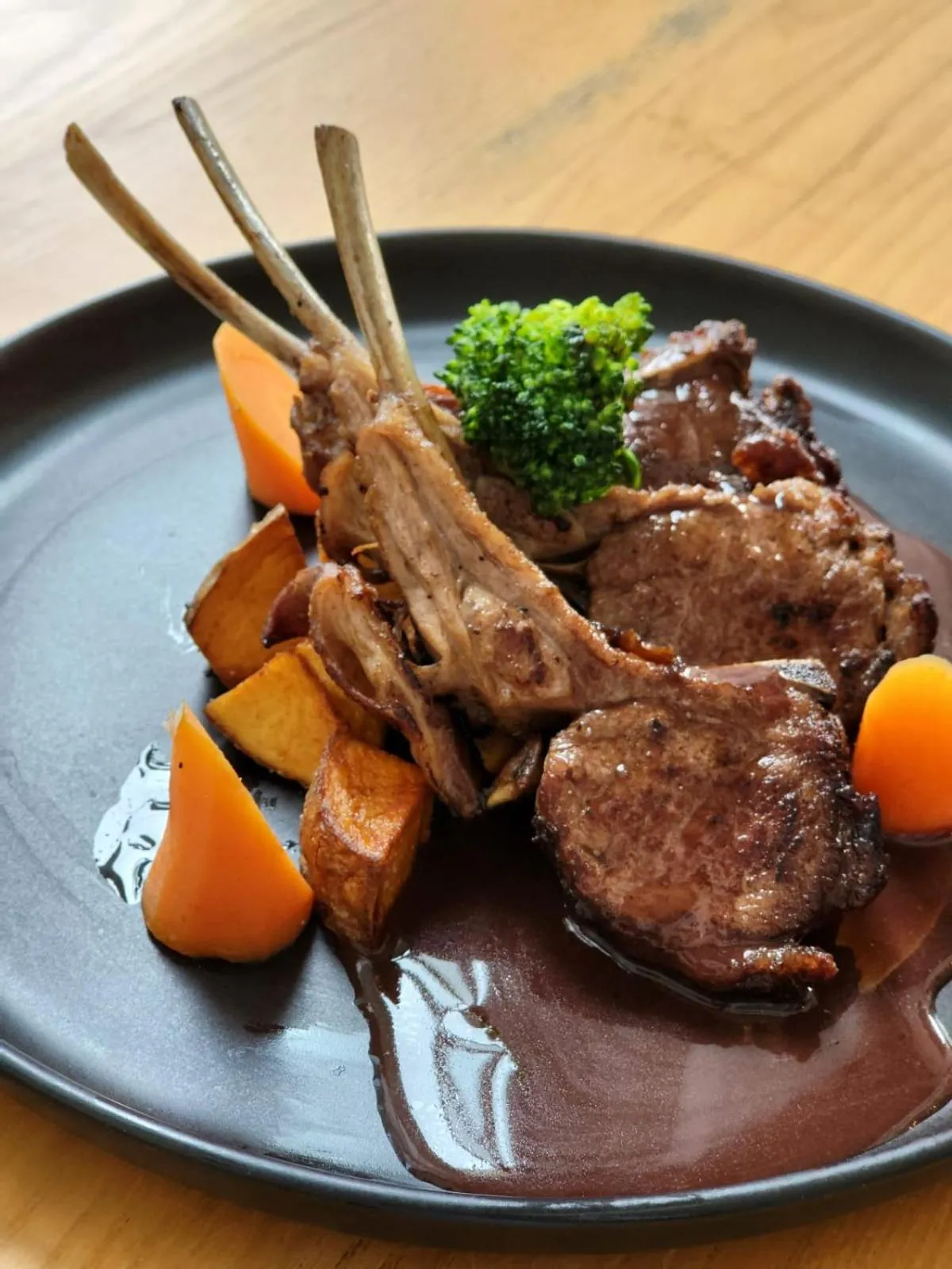 Restaurant/places to eat in Green Park Boutique Hotel