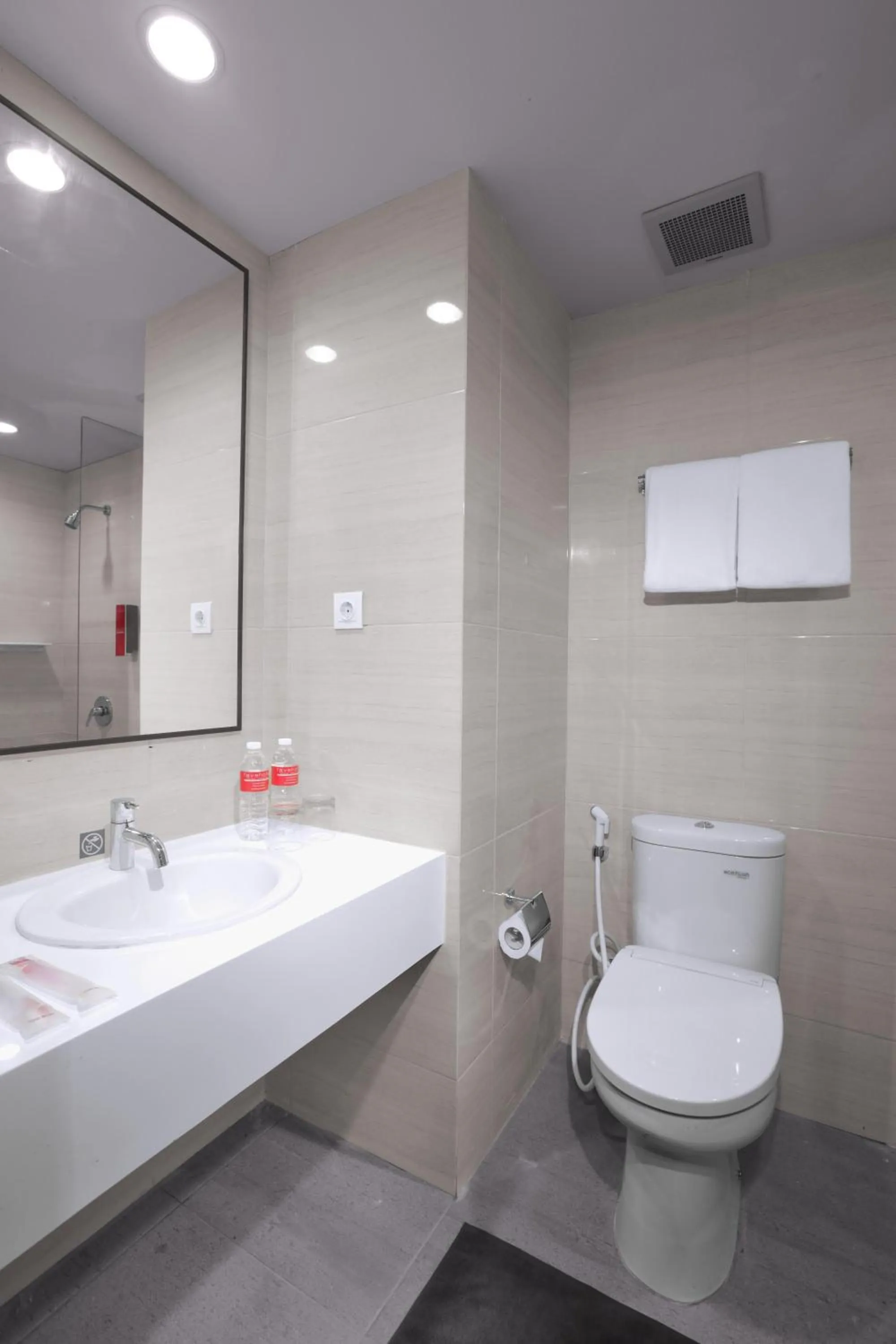 Bathroom in favehotel Sorong