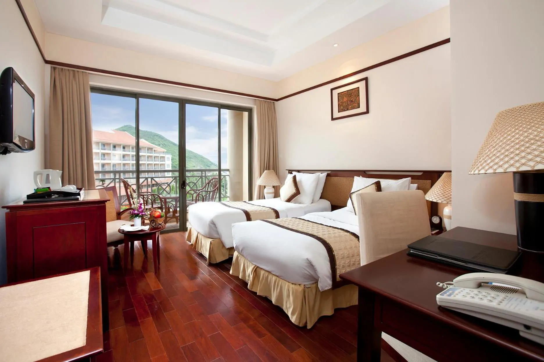 Bedroom, Bed in Vinpearl Resort Nha Trang