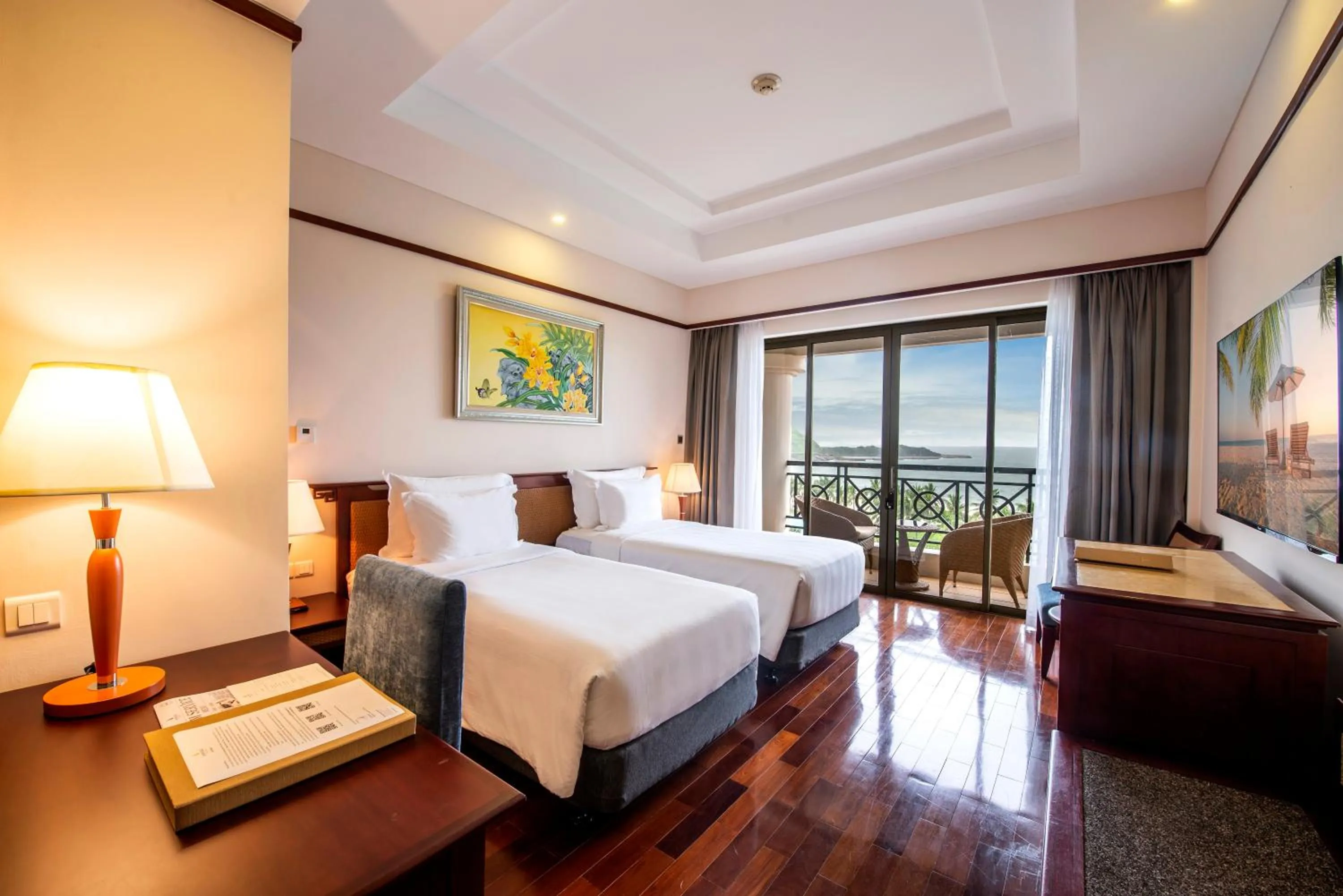 Bedroom, Bed in Vinpearl Resort Nha Trang
