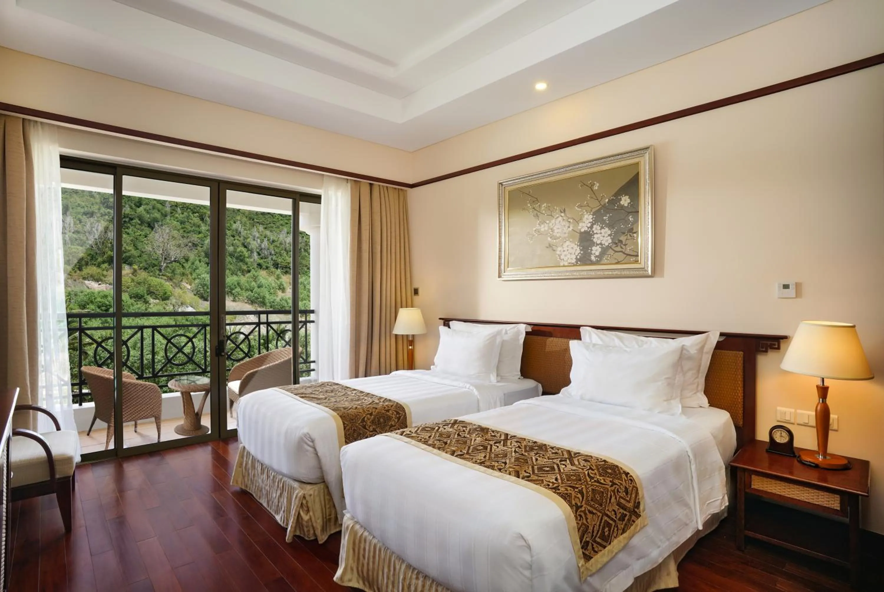 Bed in Vinpearl Resort Nha Trang