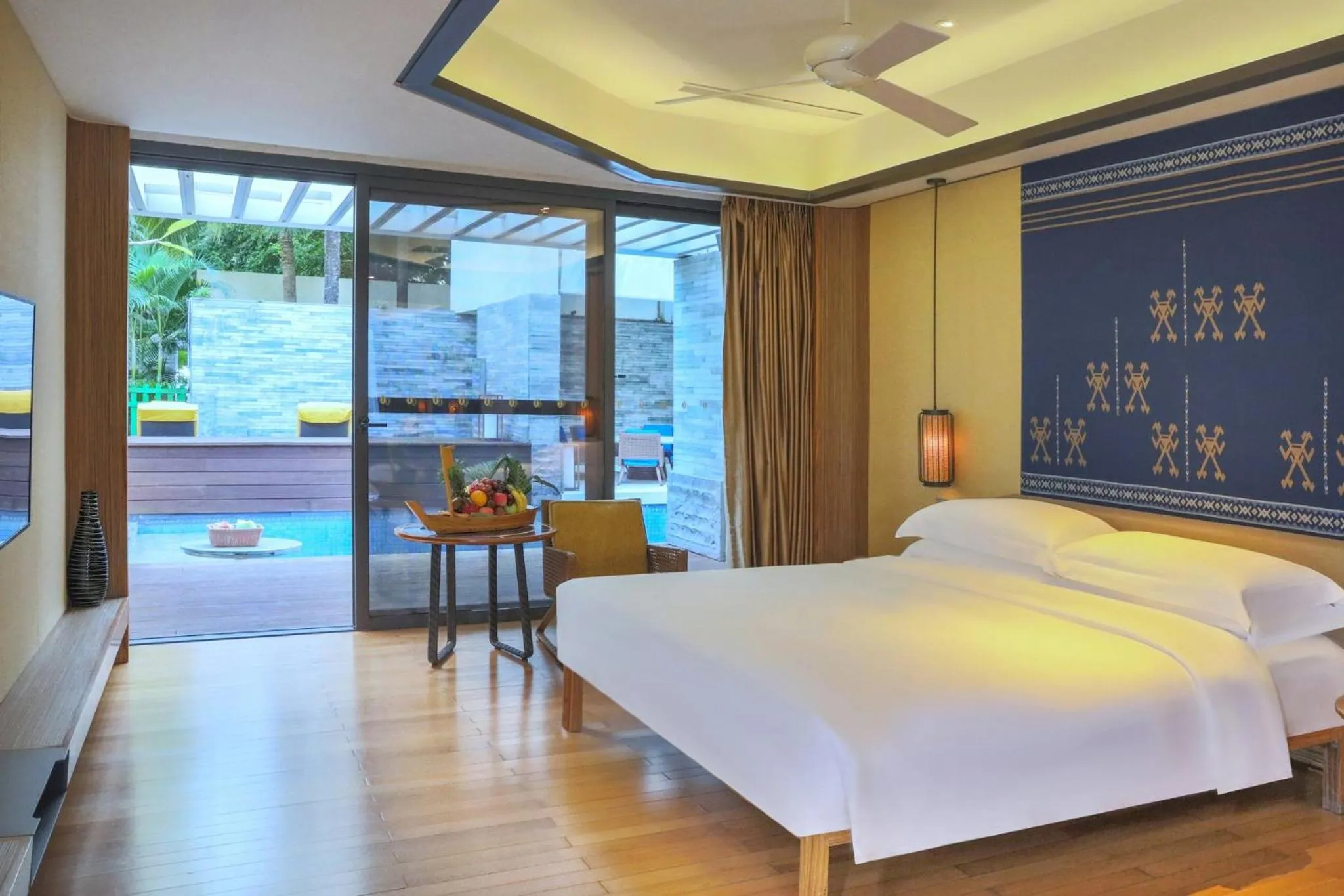 Photo of the whole room, Bed in InterContinental Sanya Resort by IHG