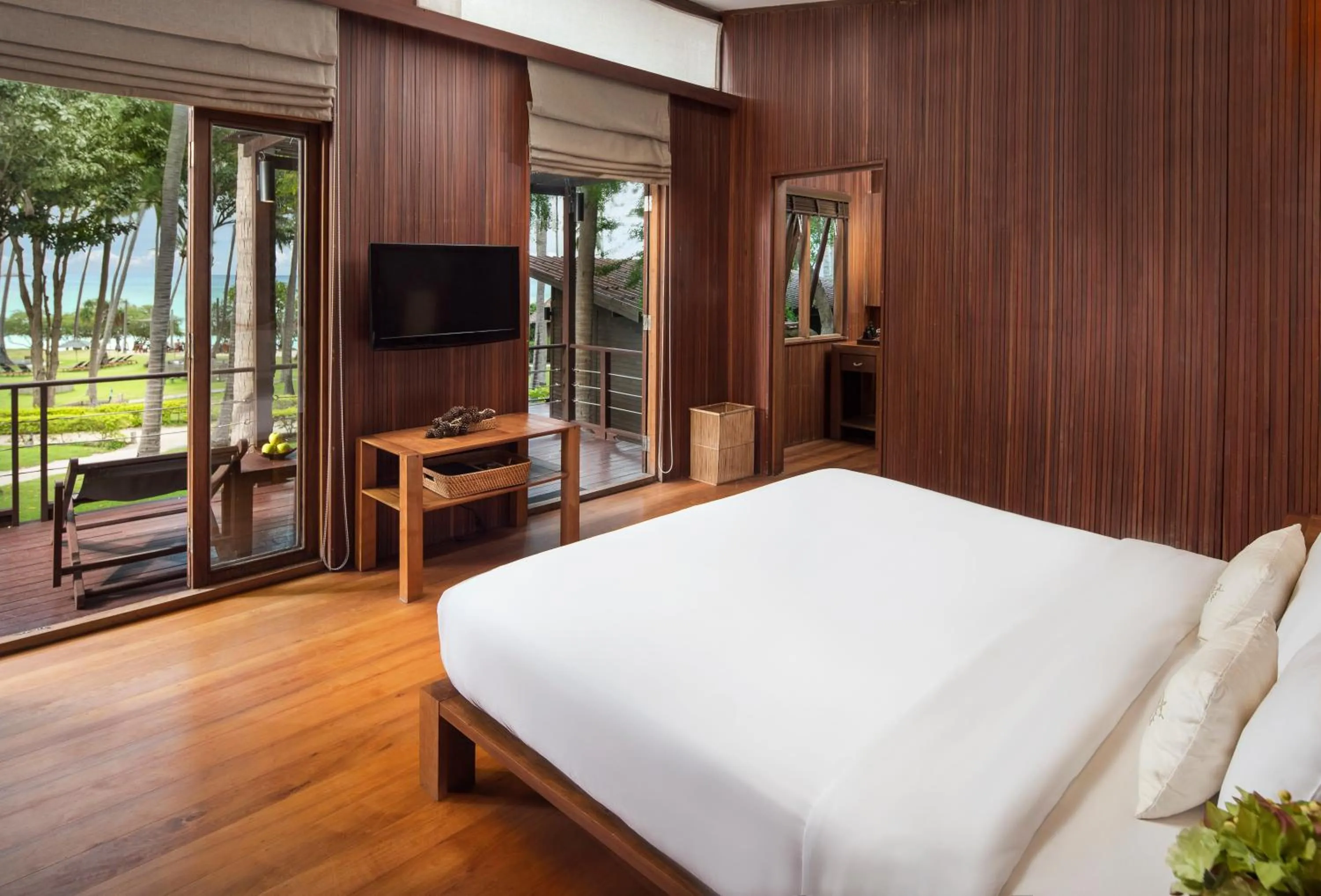 Bedroom, Bed in Haadtien Beach Resort