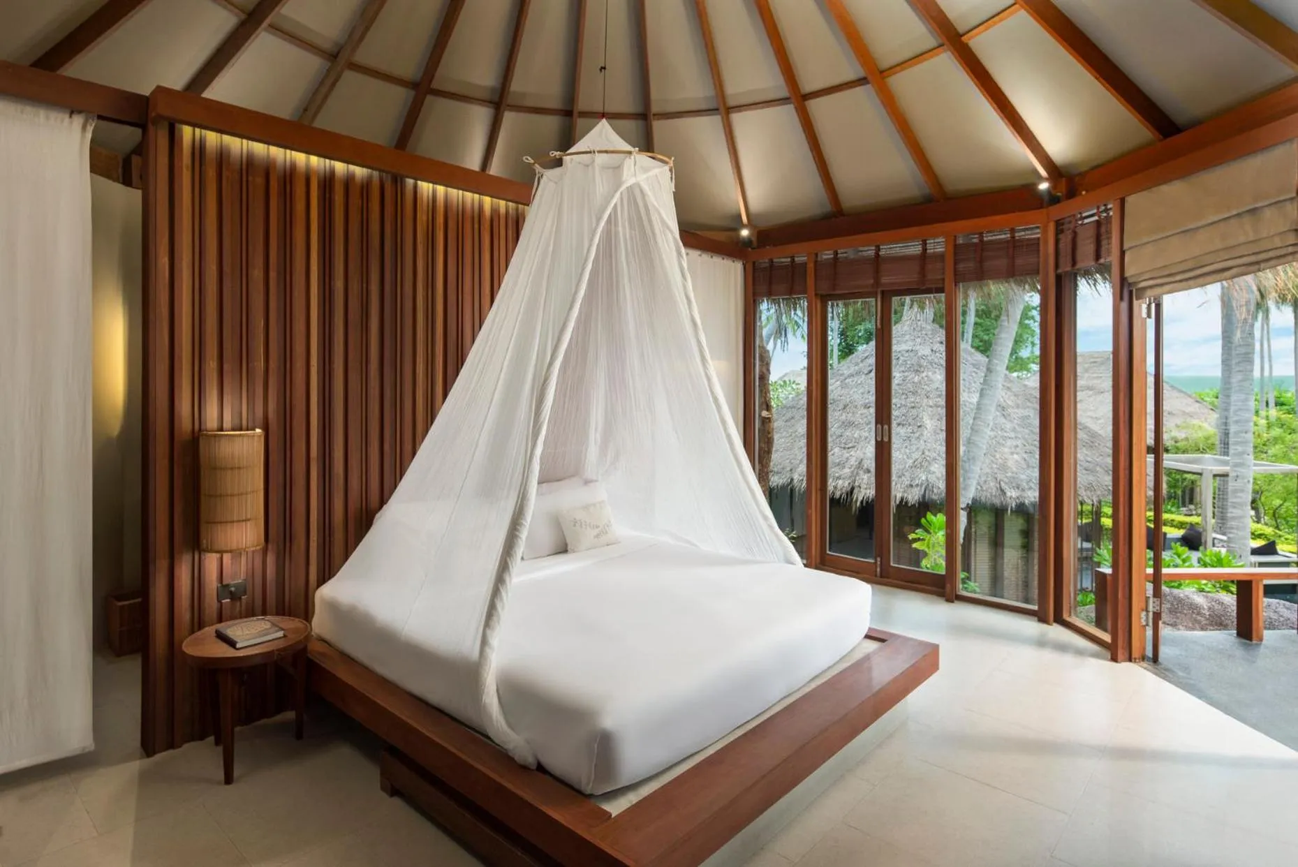 Bedroom, Bed in Haadtien Beach Resort
